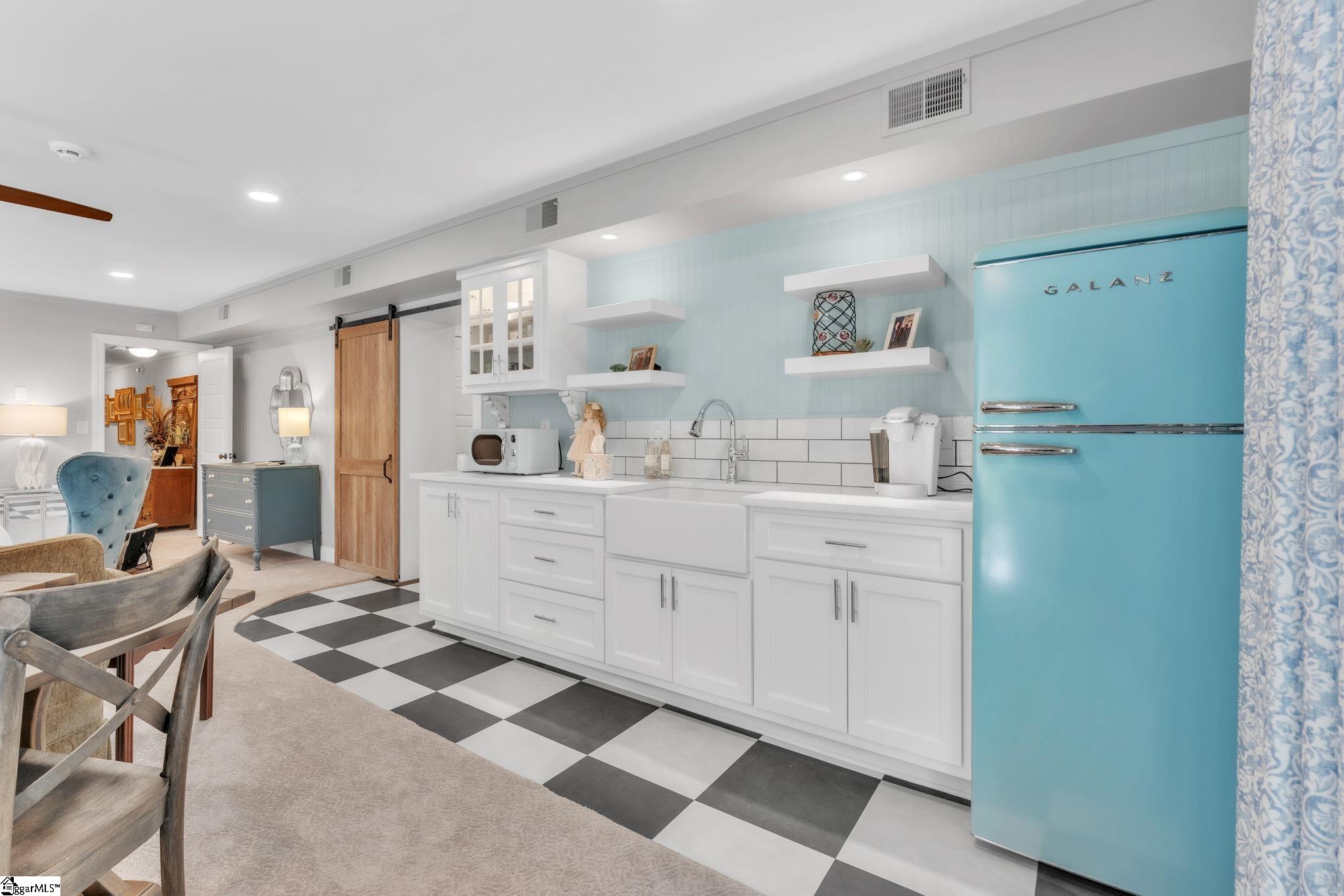 100 Woodhaven Drive Greenville, SC 29609