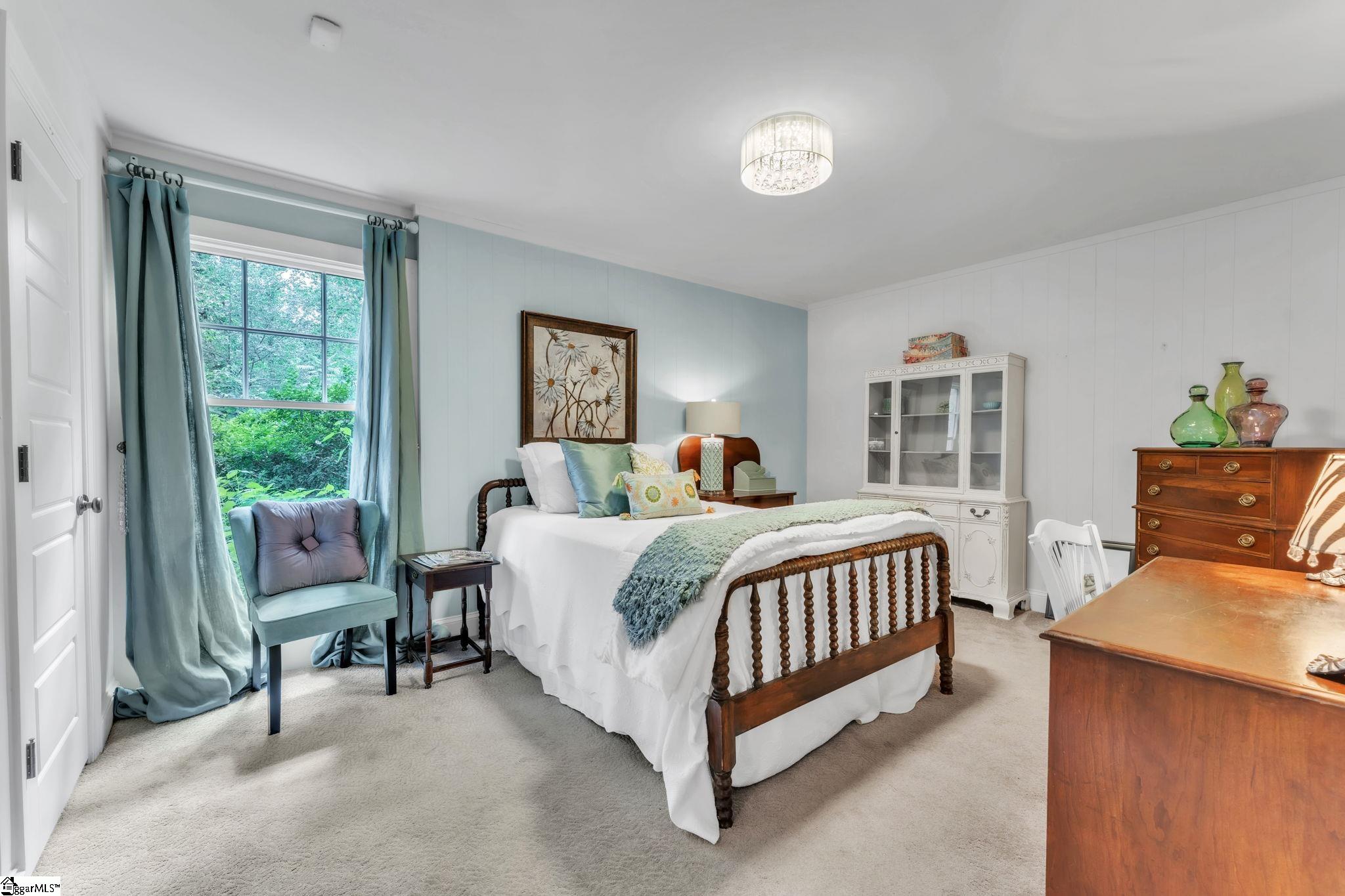 100 Woodhaven Drive Greenville, SC 29609