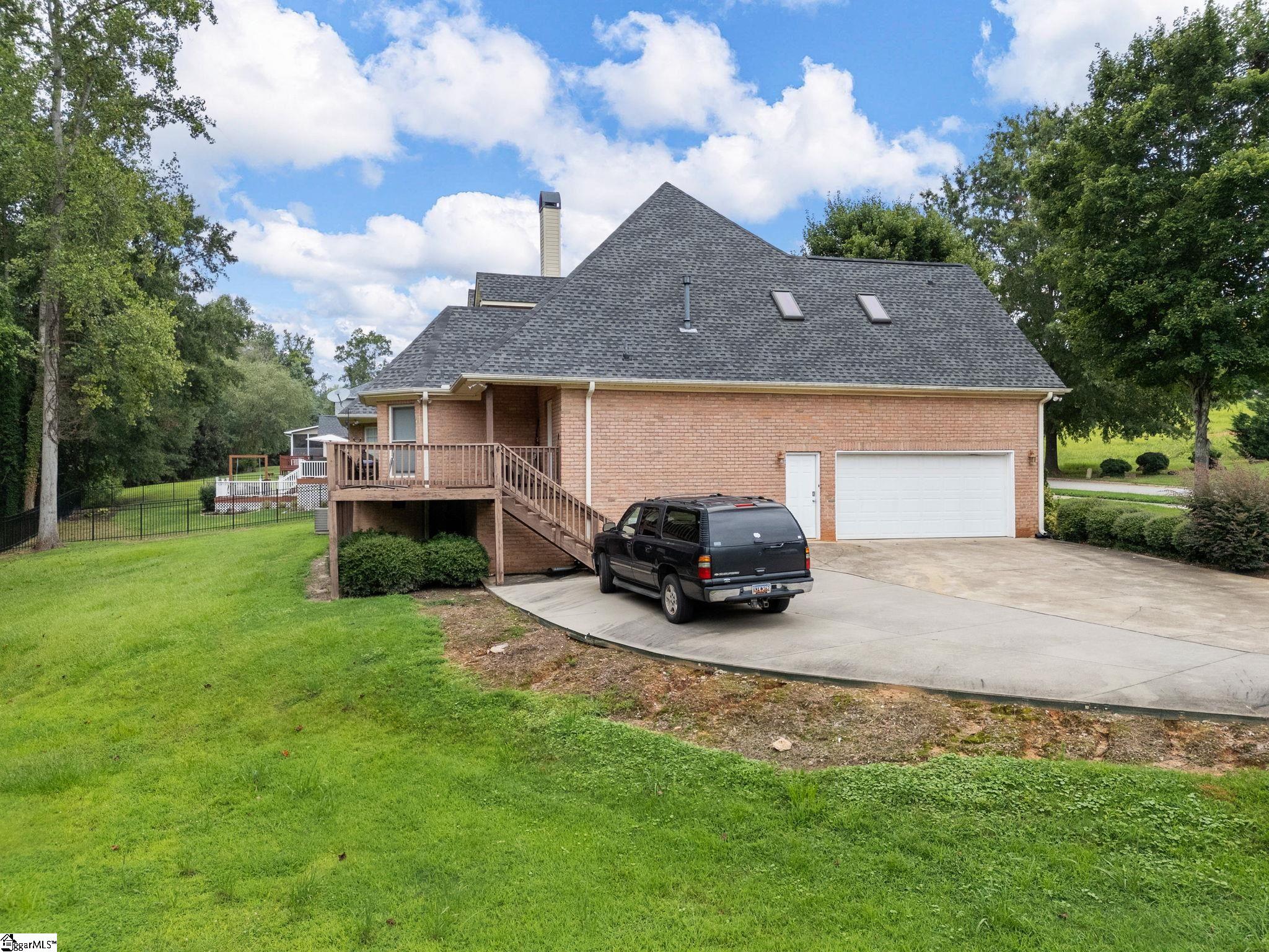 387 Congaree Road Roebuck, SC 29376
