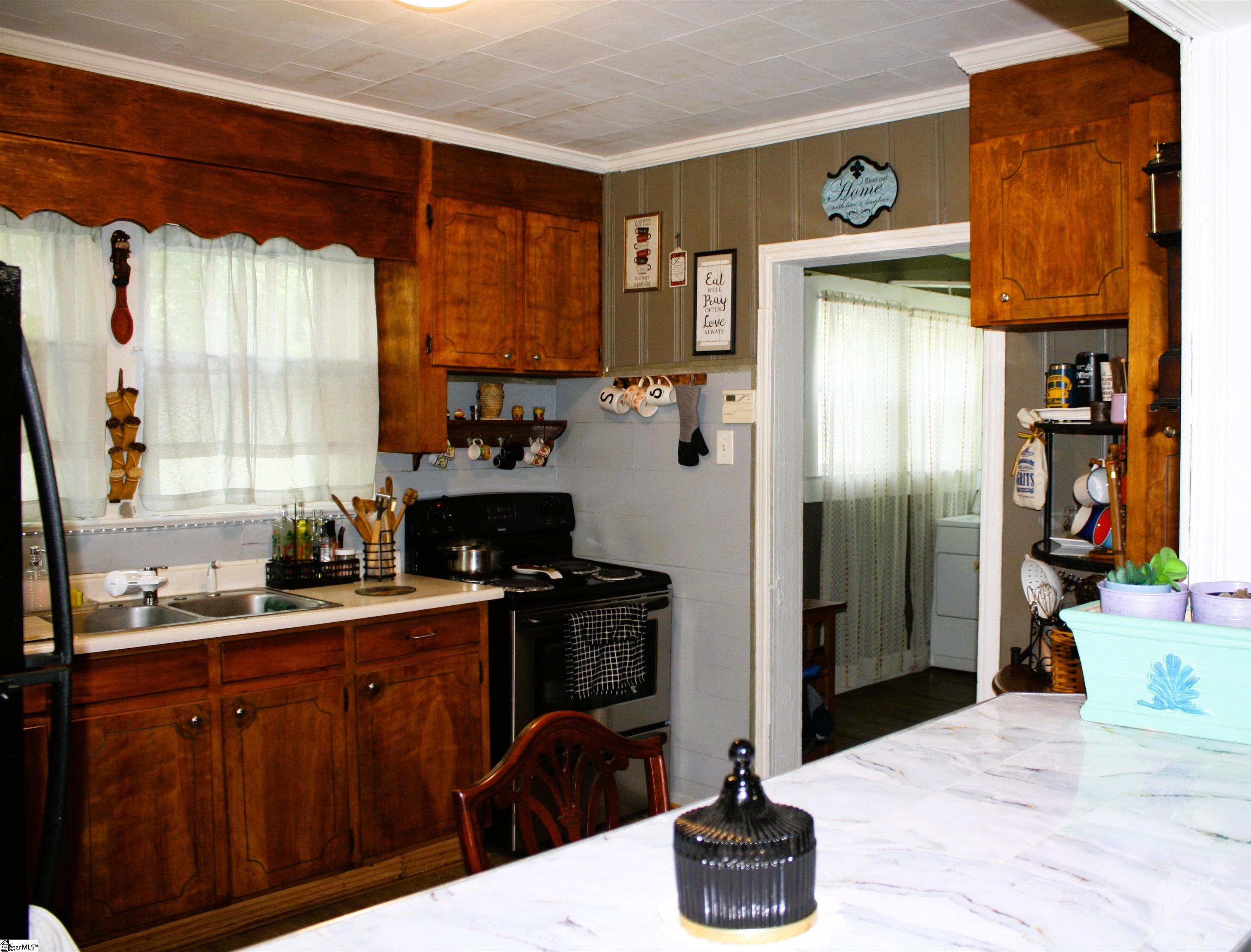 206 Clemson Street Laurens, SC 29360