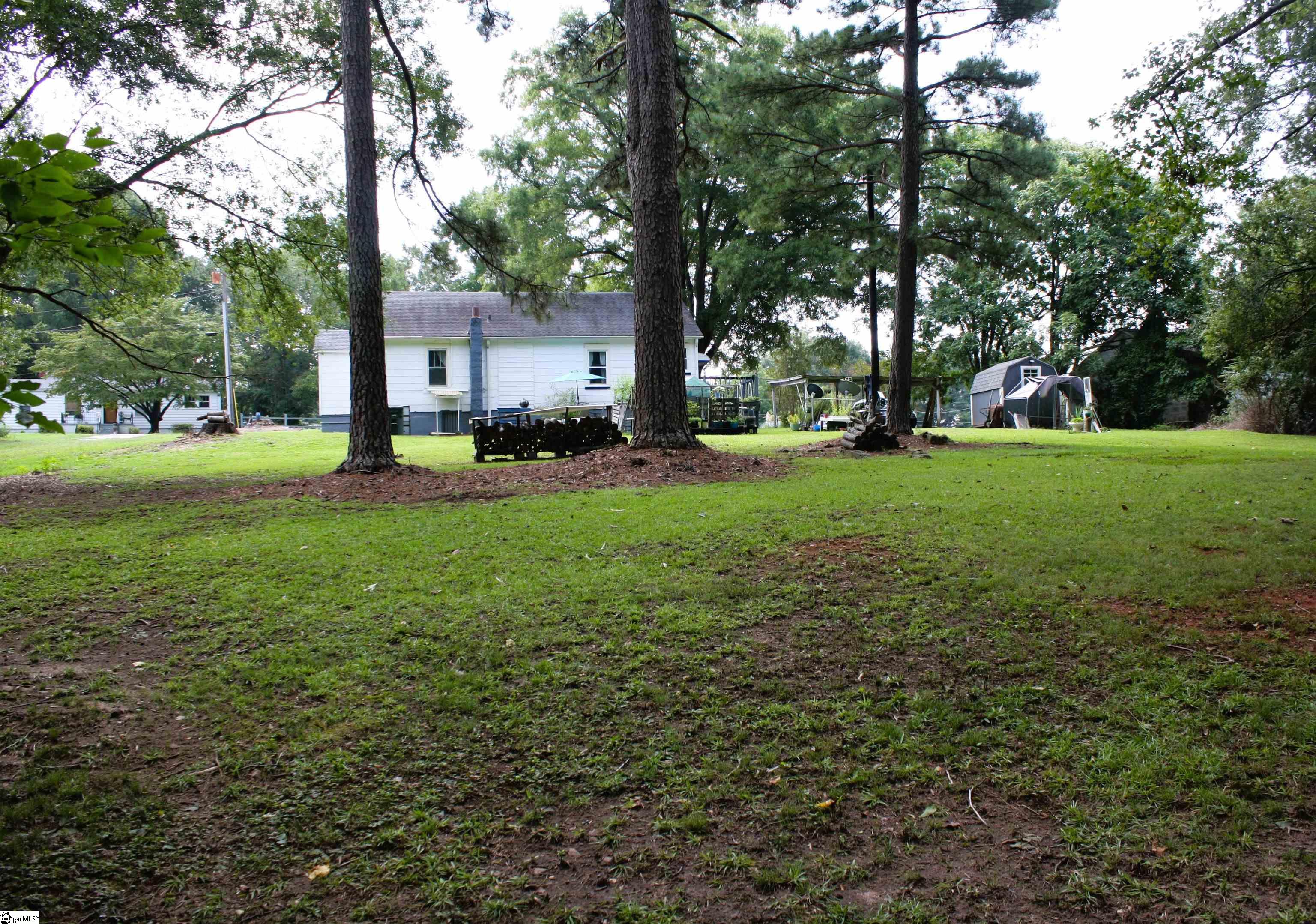 206 Clemson Street Laurens, SC 29360