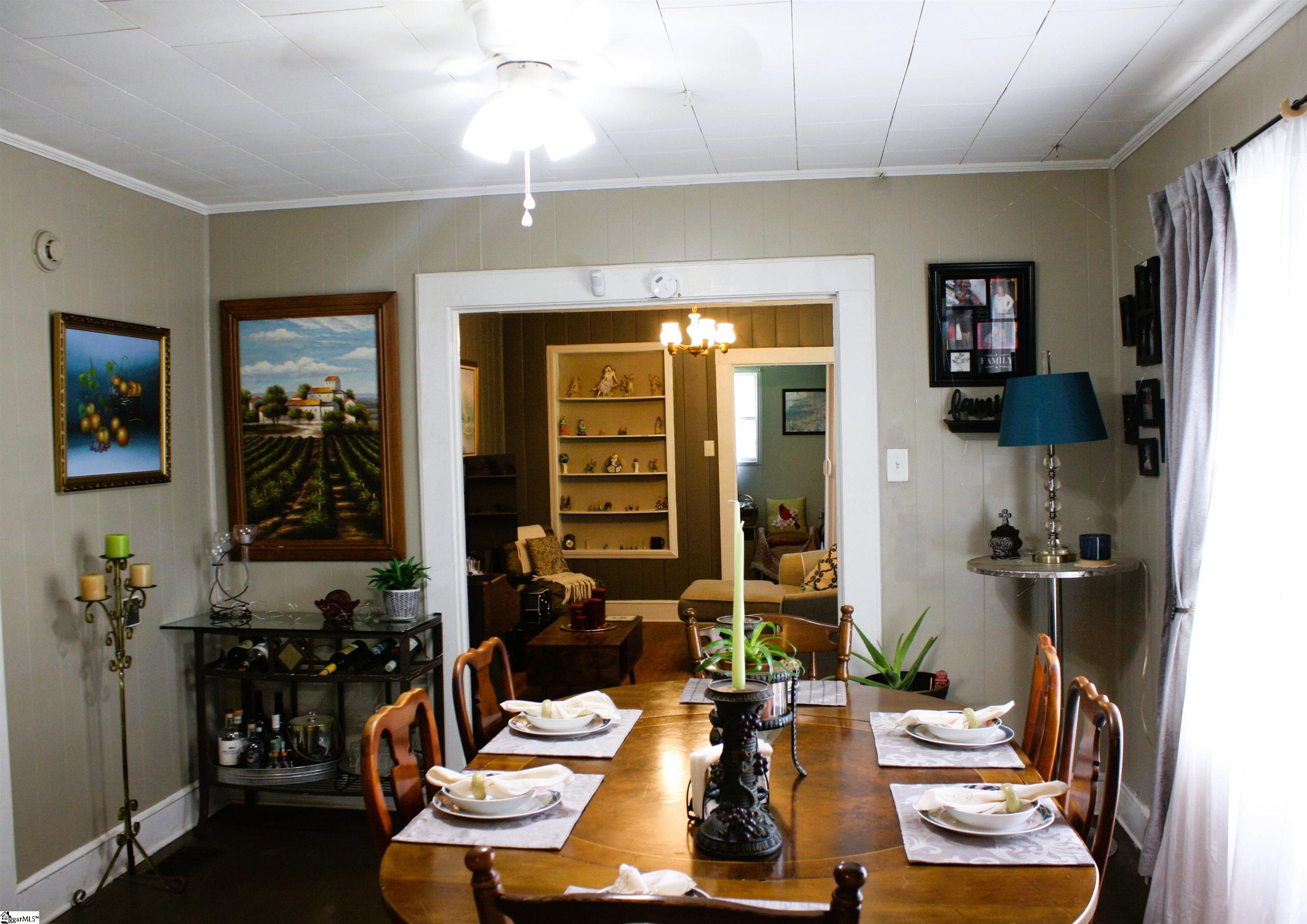 206 Clemson Street Laurens, SC 29360