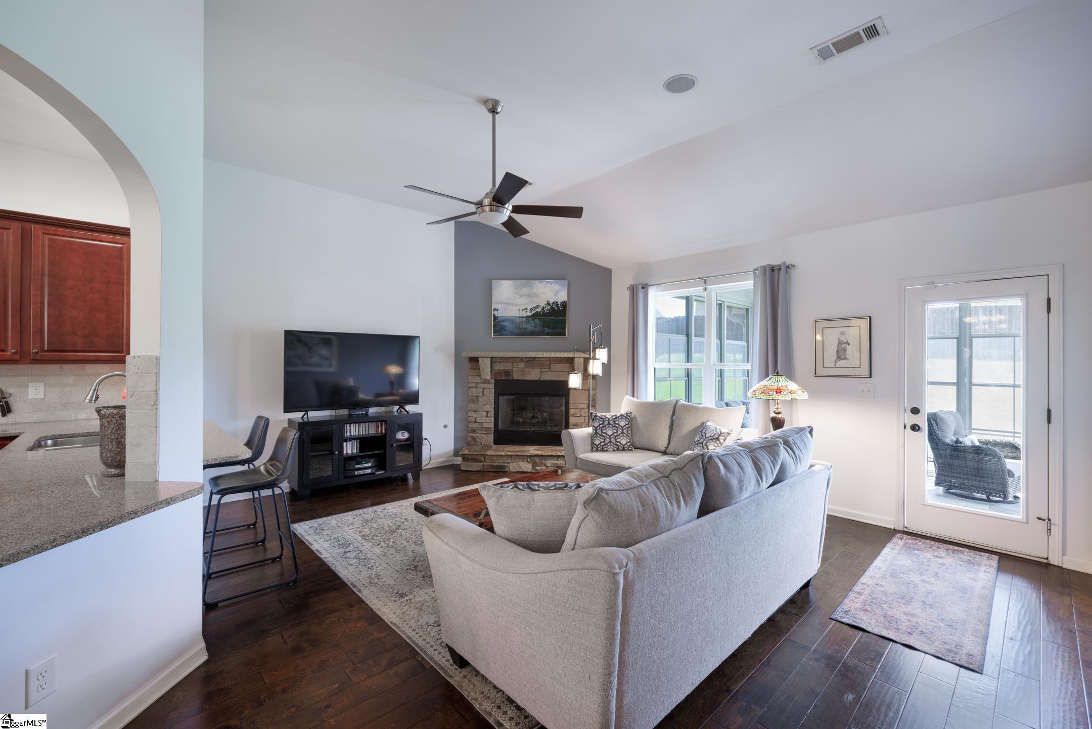 8 Dandie Drive Simpsonville, SC 29680