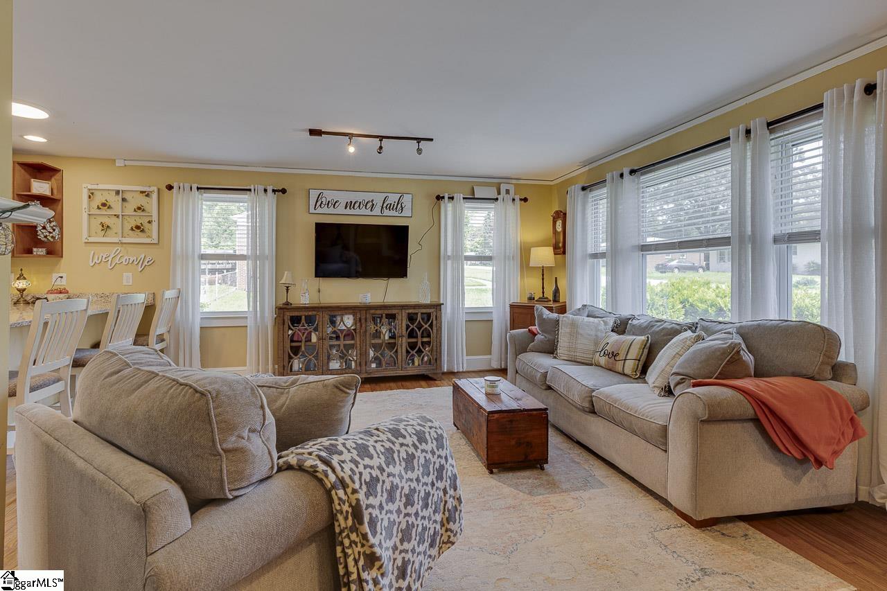 200 Cardinal Drive Taylors, SC 29687