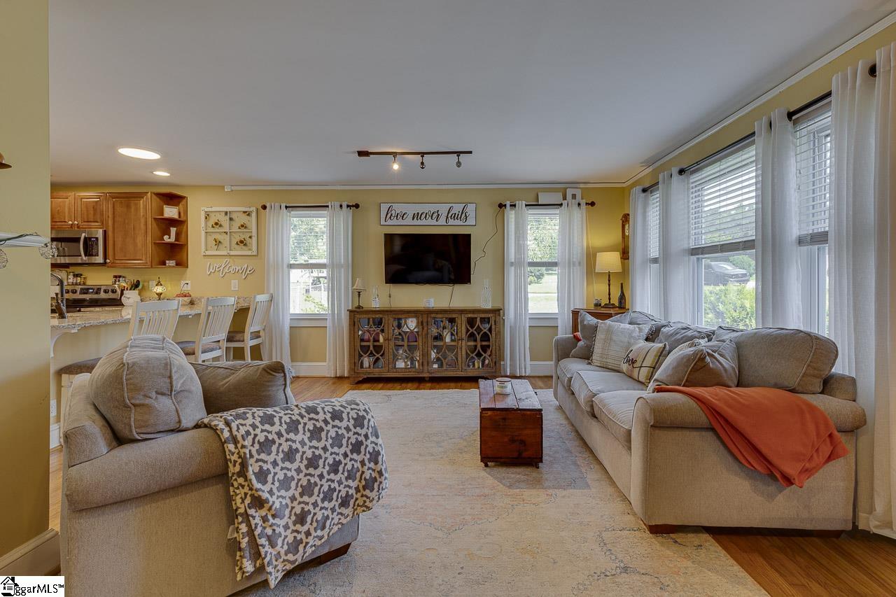 200 Cardinal Drive Taylors, SC 29687