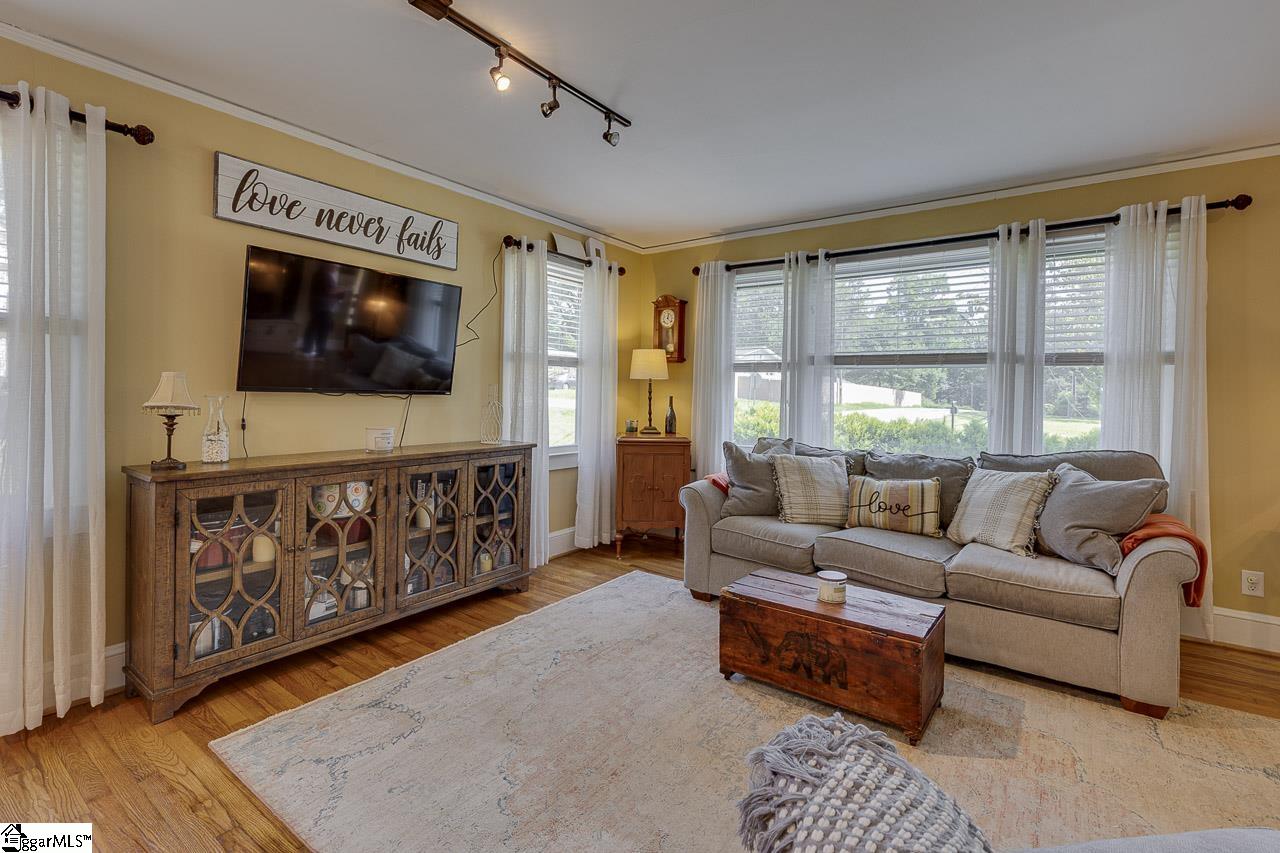 200 Cardinal Drive Taylors, SC 29687