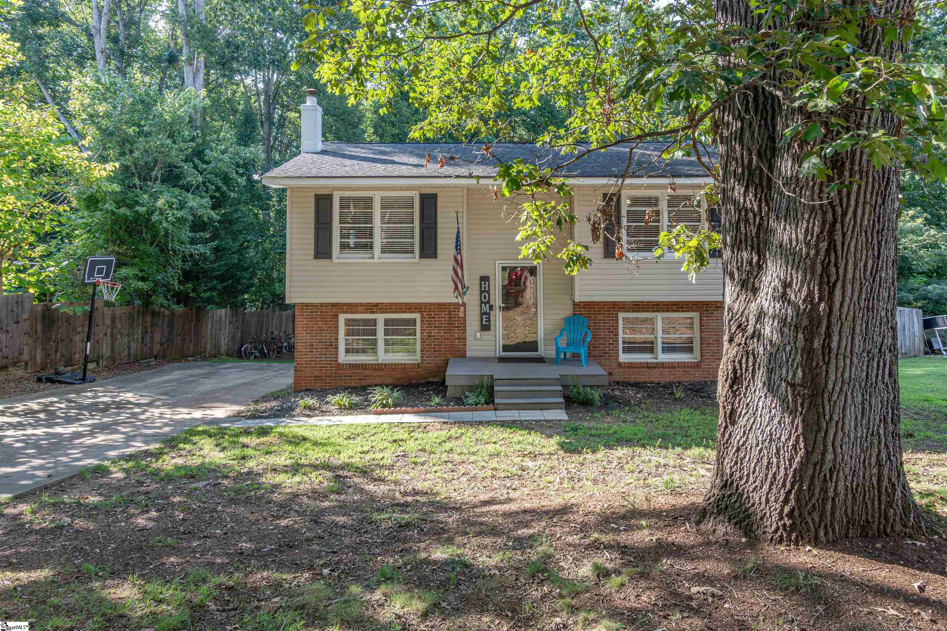 1407 E Yellow Wood Drive Simpsonville, SC 29680