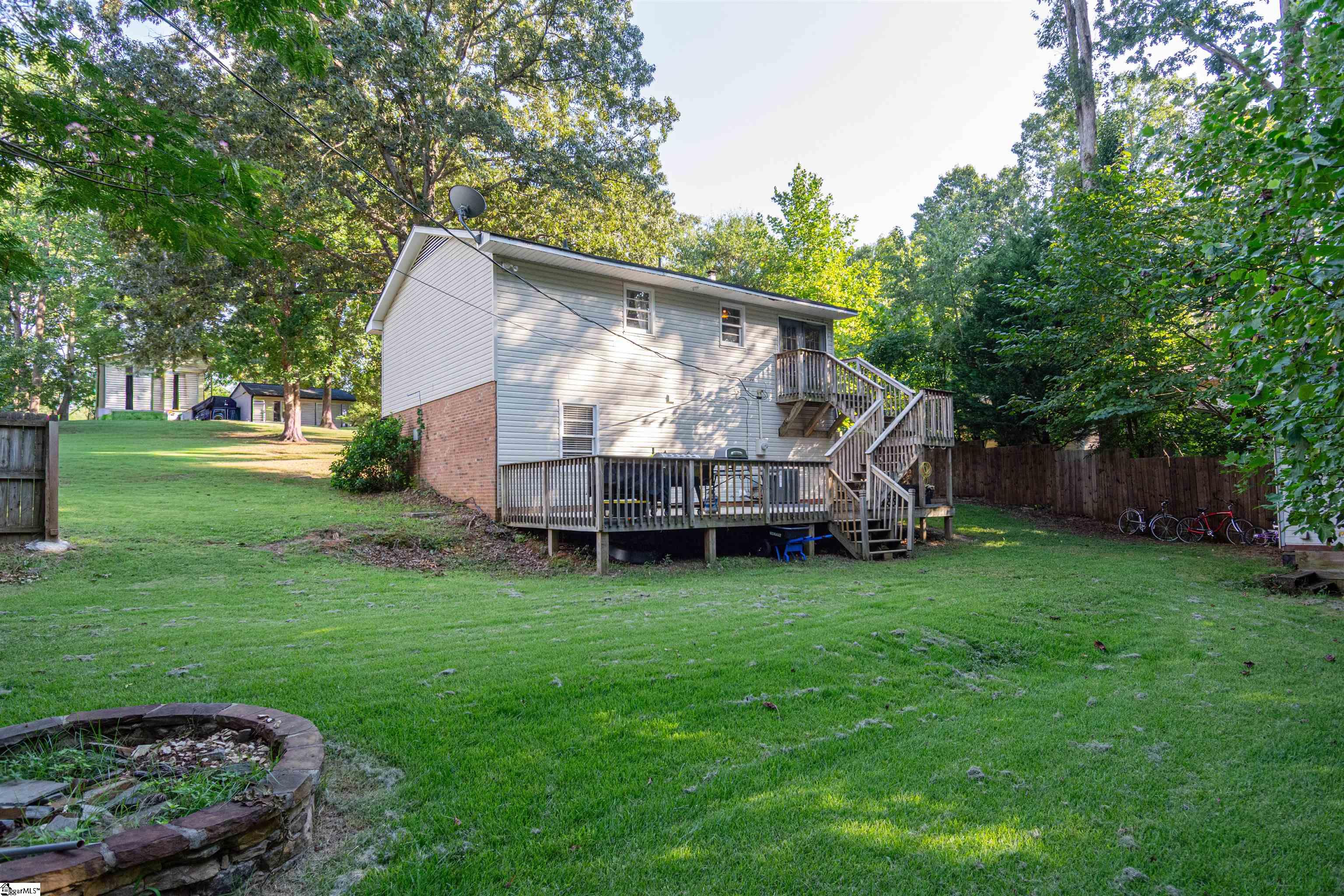 1407 E Yellow Wood Drive Simpsonville, SC 29680
