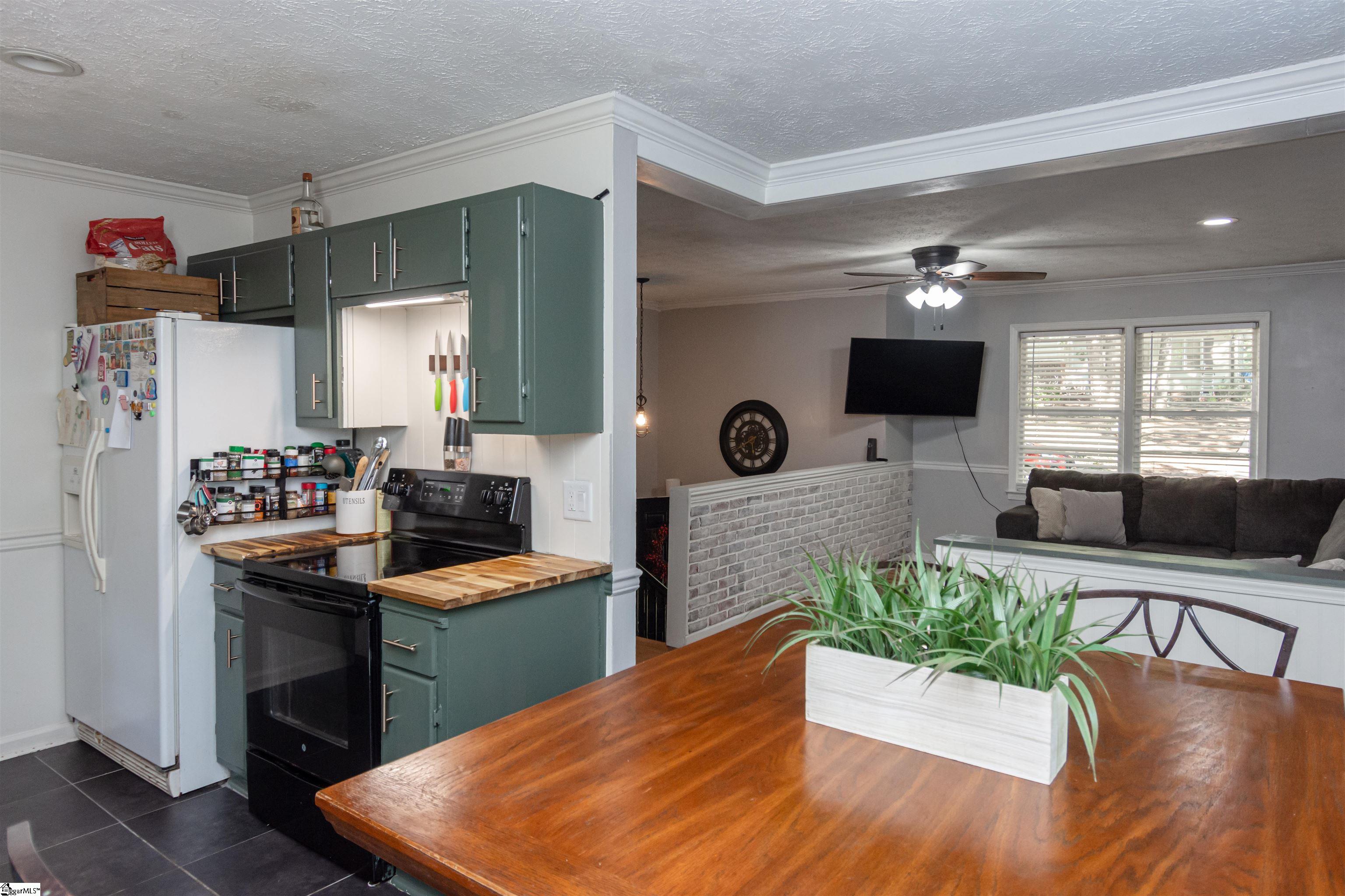 1407 E Yellow Wood Drive Simpsonville, SC 29680