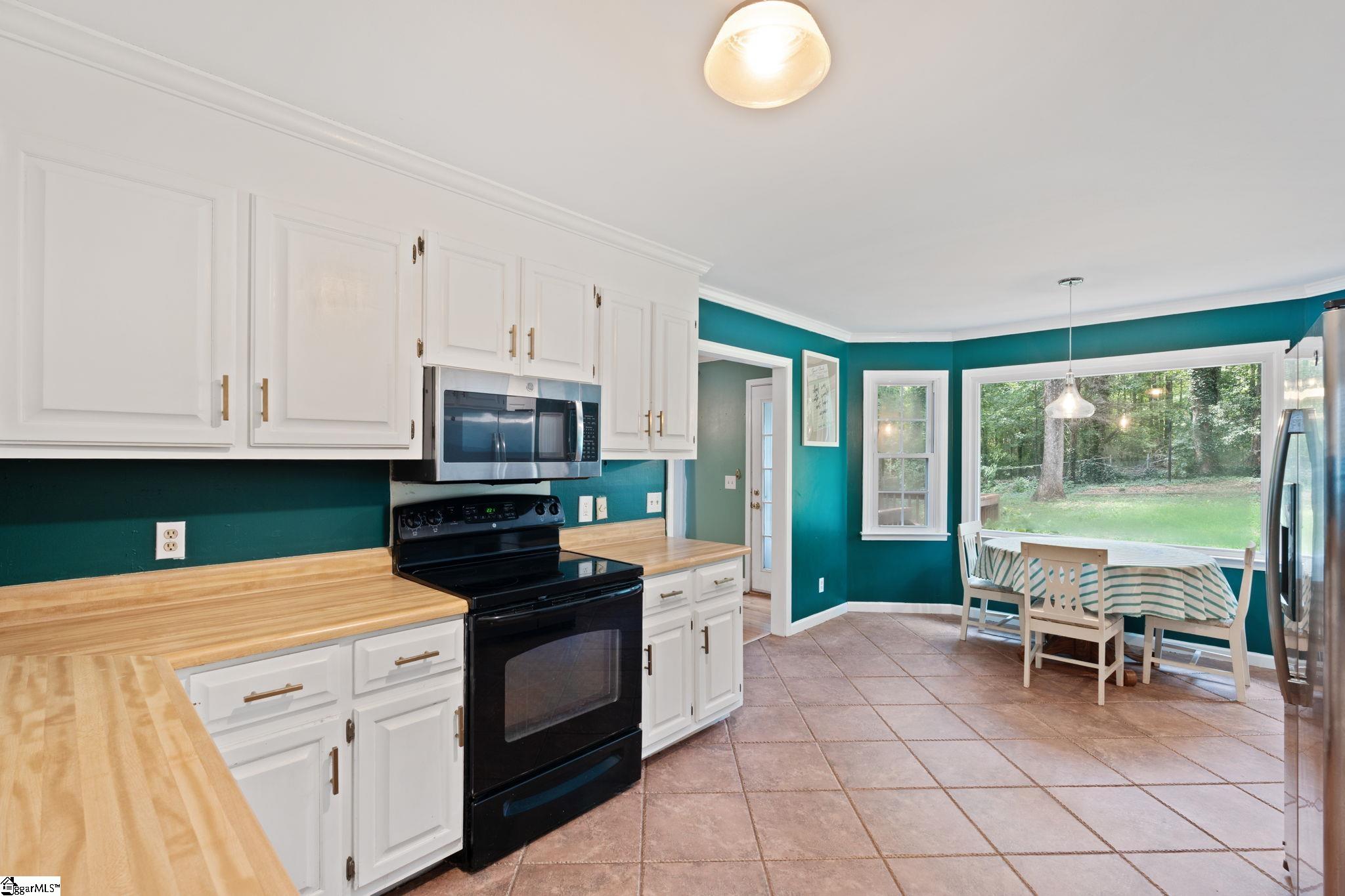 22 Bernwood Drive Taylors, SC 29687