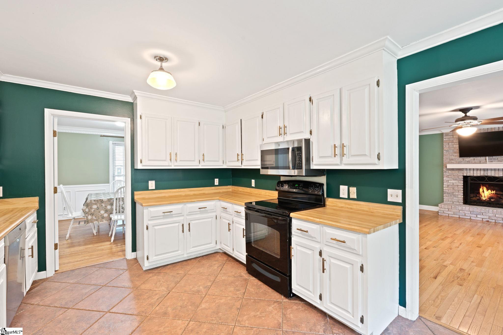 22 Bernwood Drive Taylors, SC 29687