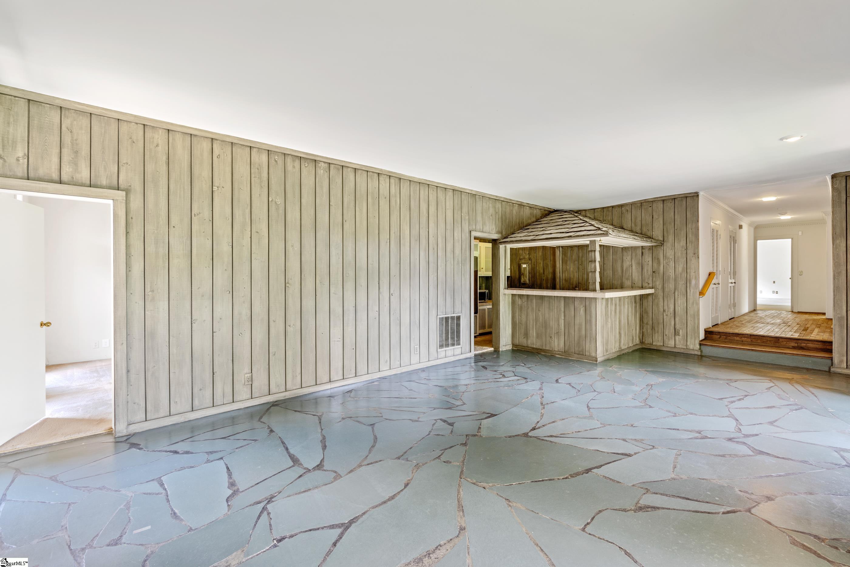 16 Darien Way Greenville, SC 29615