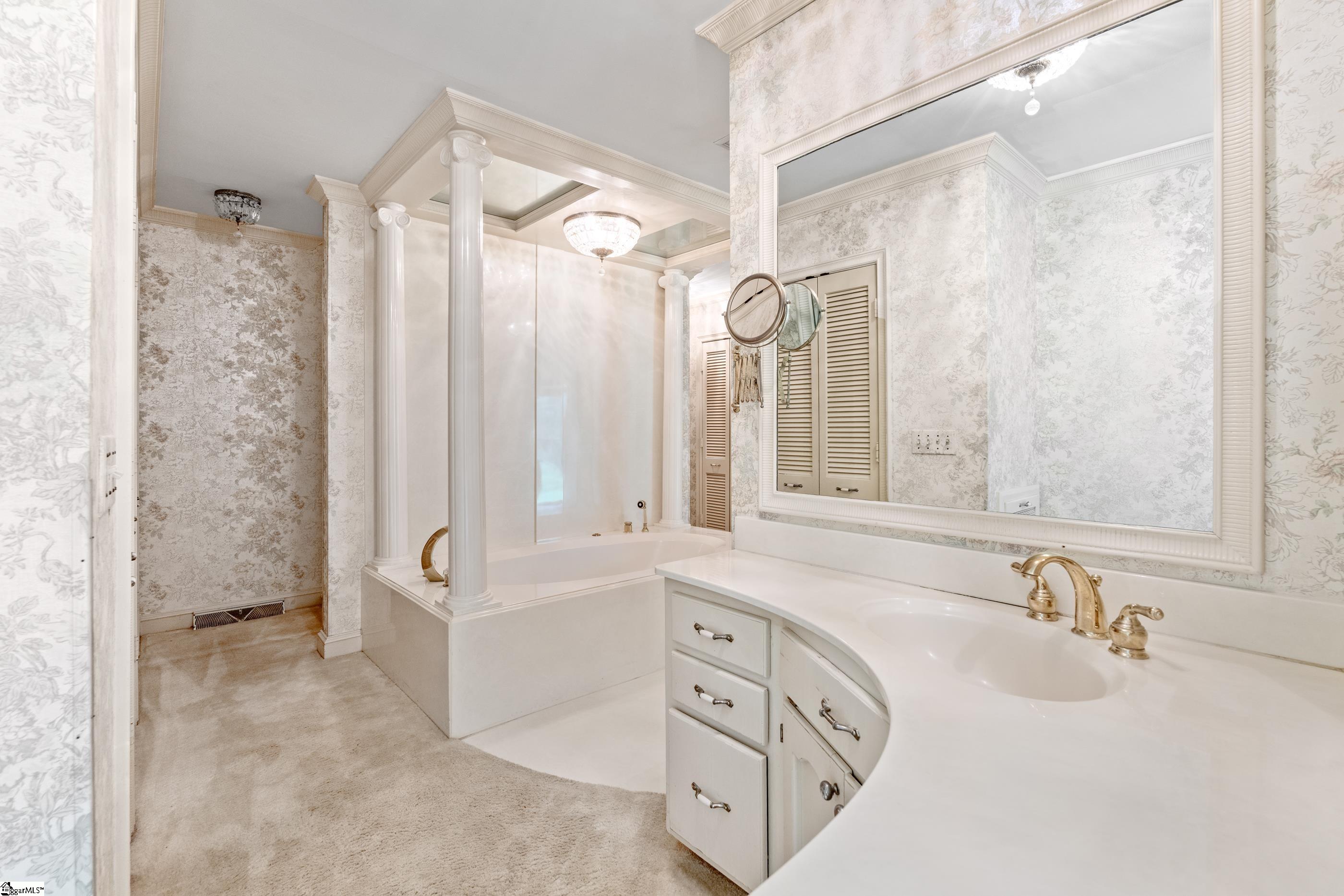 16 Darien Way Greenville, SC 29615