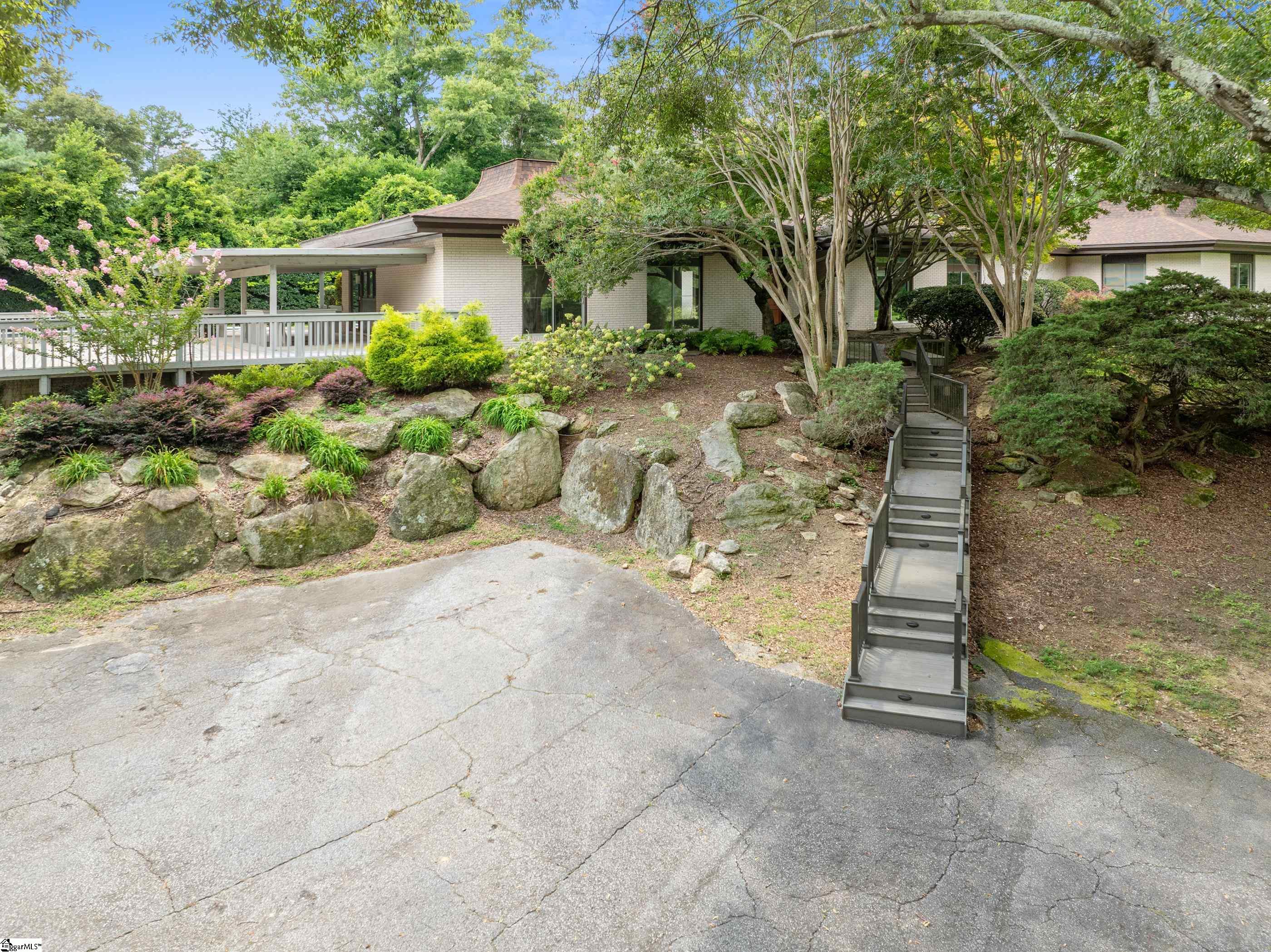 16 Darien Way Greenville, SC 29615