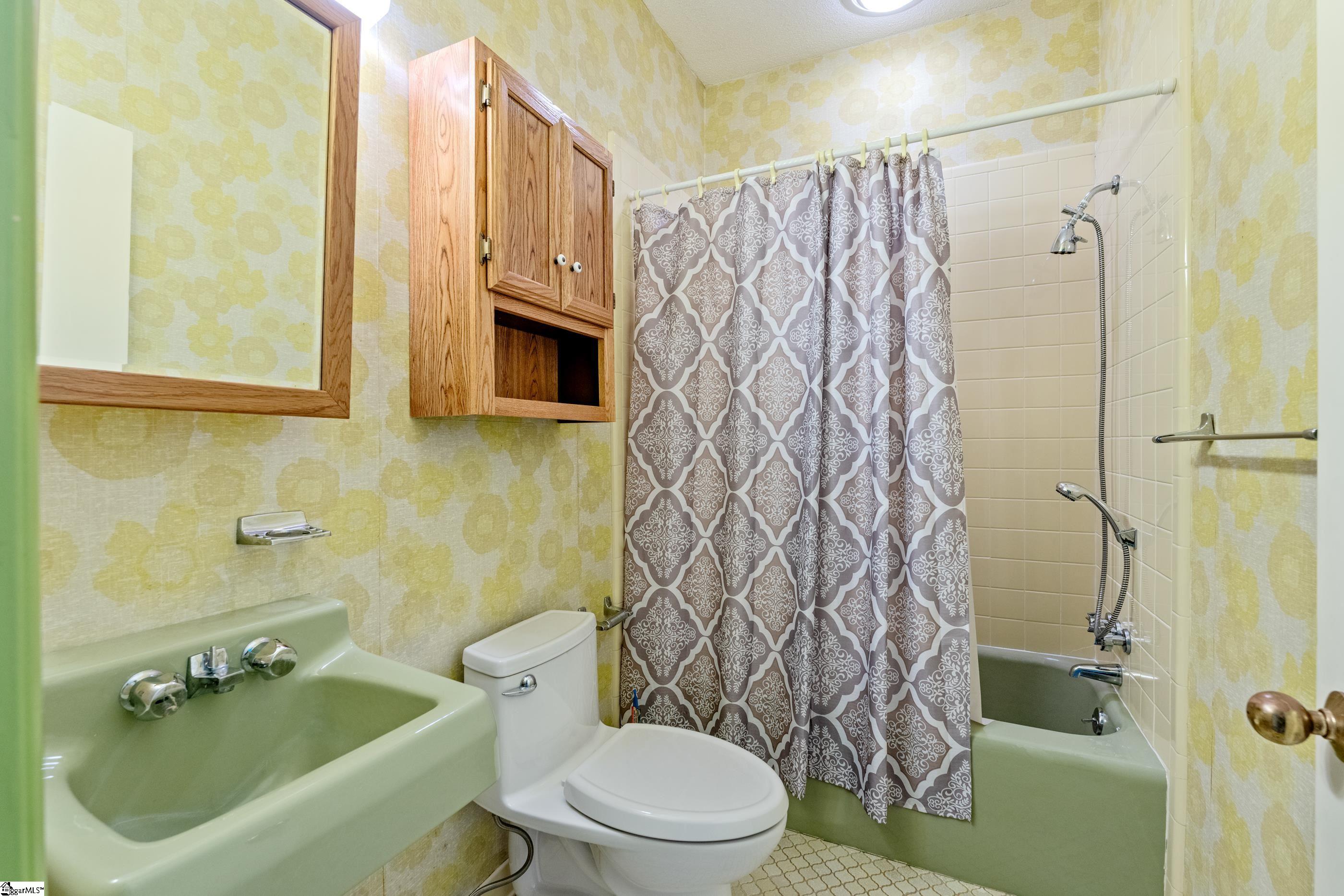 16 Darien Way Greenville, SC 29615
