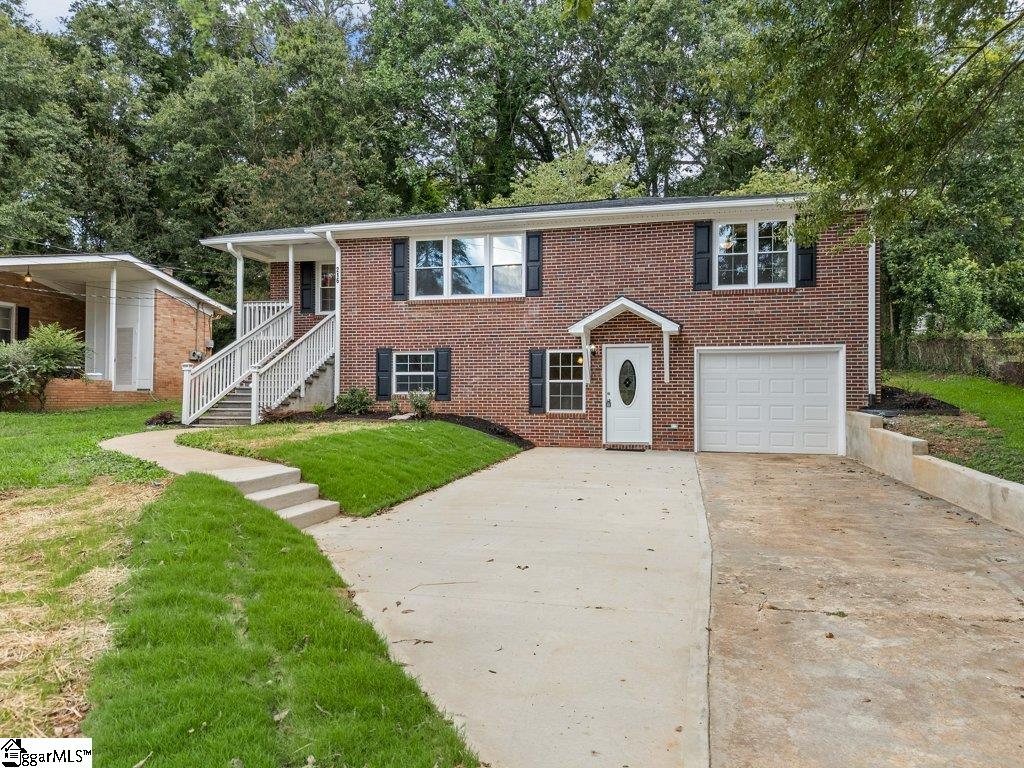 216 Woodview Avenue Spartanburg, SC 29306
