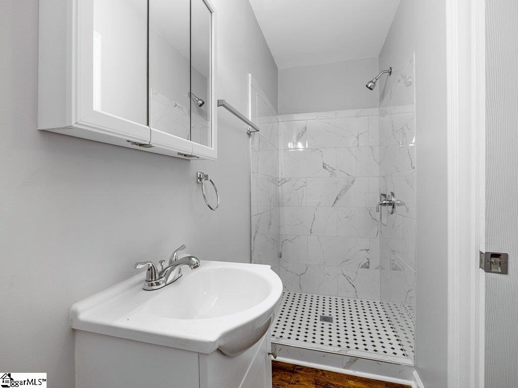 216 Woodview Avenue Spartanburg, SC 29306