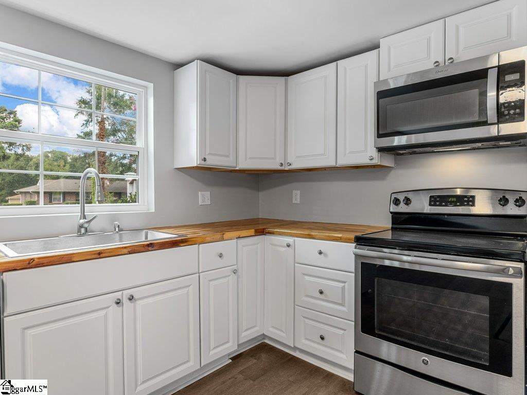 216 Woodview Avenue Spartanburg, SC 29306