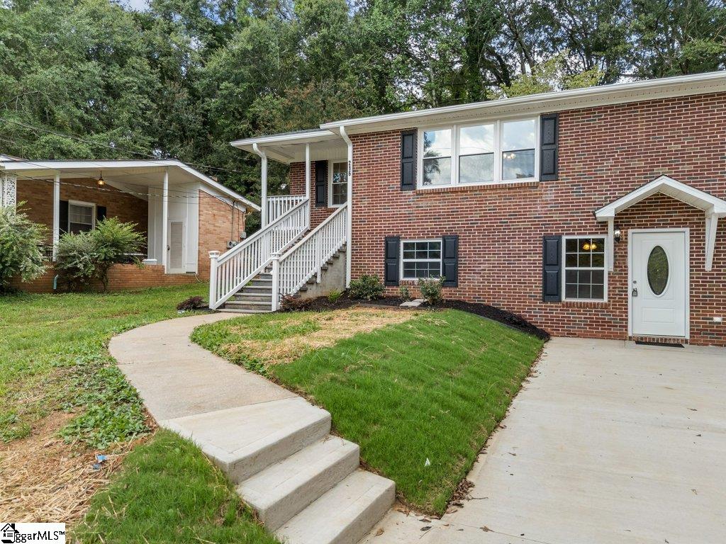 216 Woodview Avenue Spartanburg, SC 29306