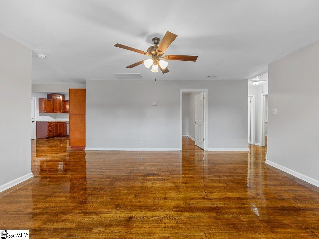 216 Woodview Avenue Spartanburg, SC 29306