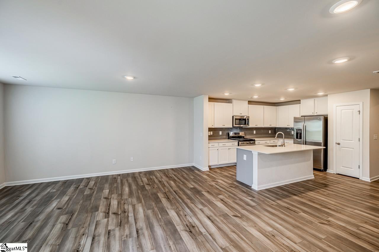 929 Powder Creek Drive Reidville, SC 29375