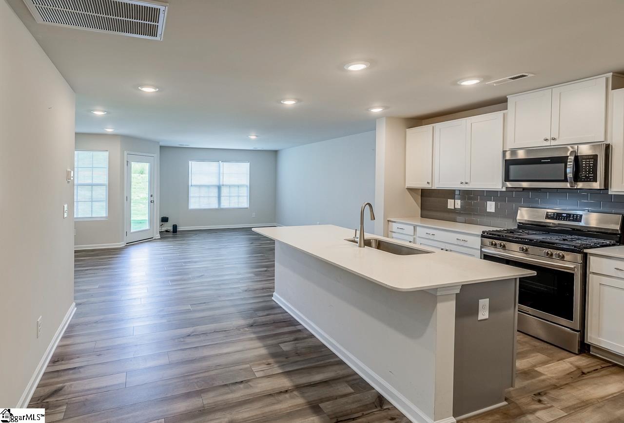 929 Powder Creek Drive Reidville, SC 29375