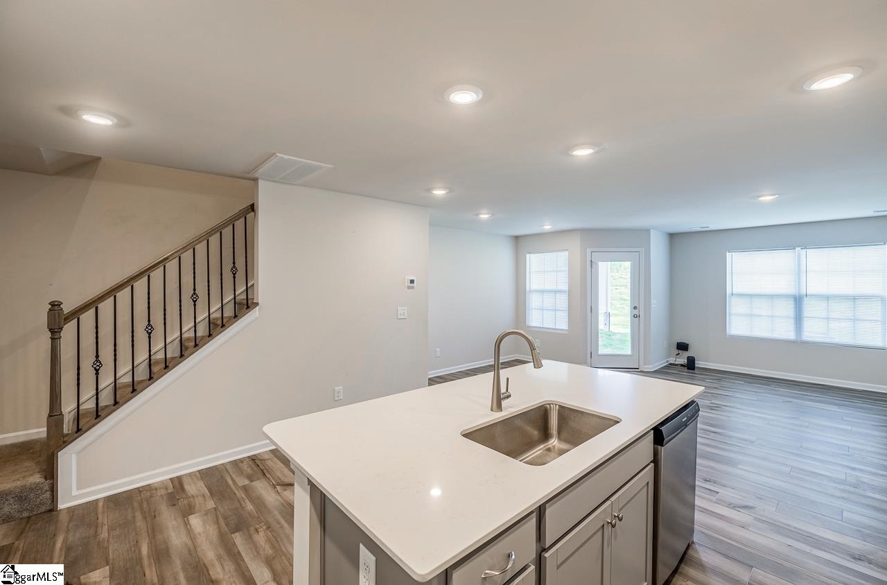 929 Powder Creek Drive Reidville, SC 29375