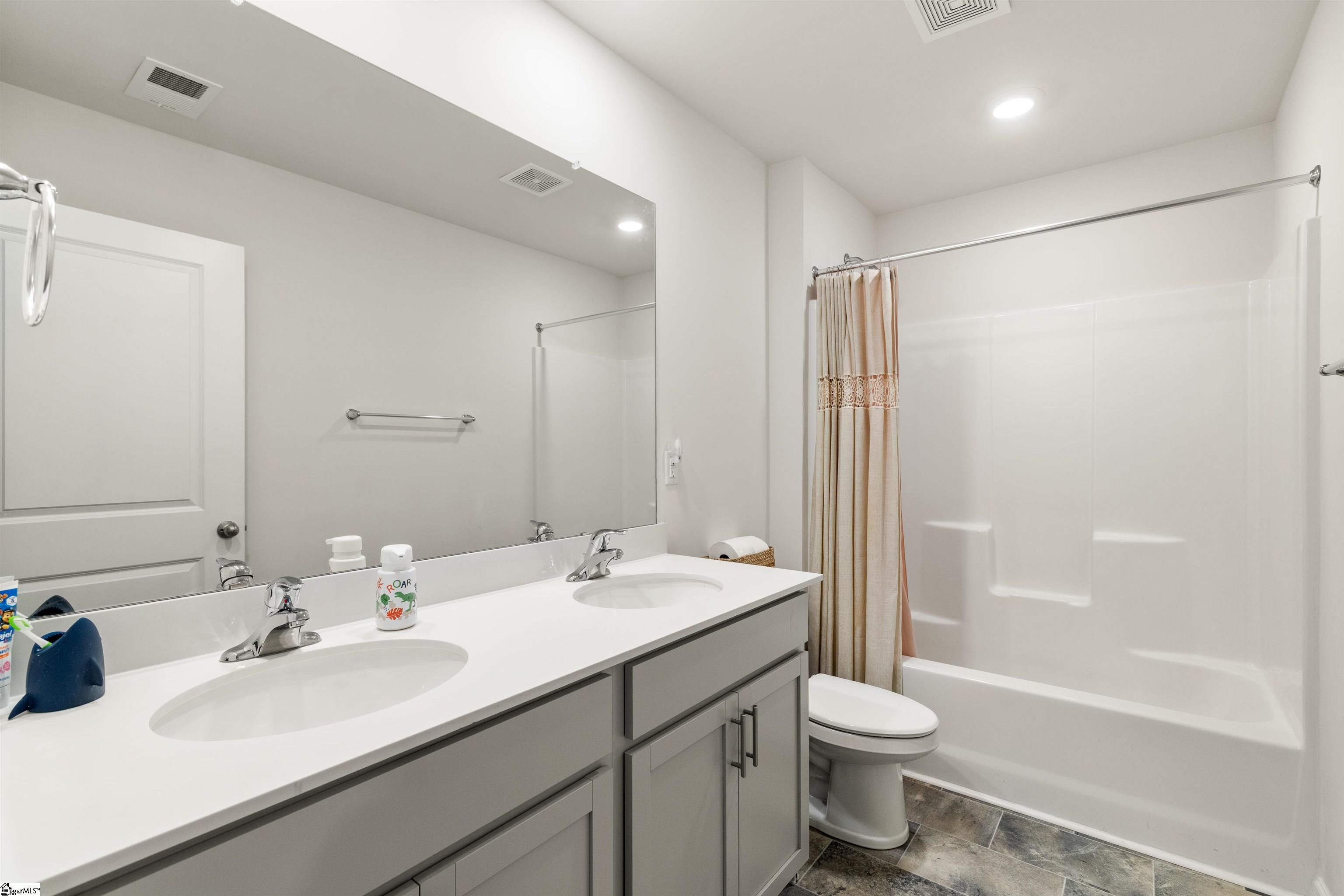 28 Oak Edge Lane Greer, SC 29651