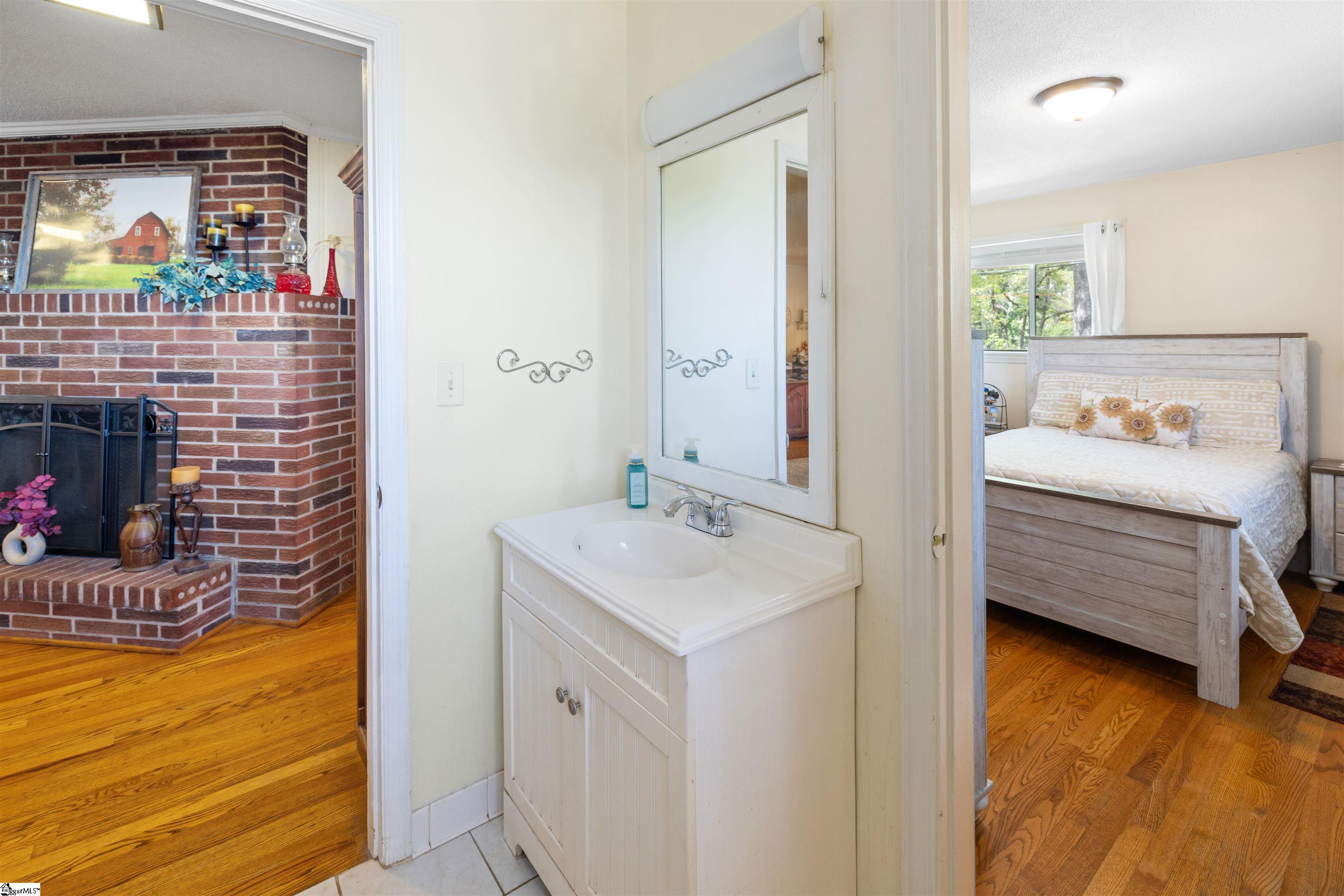 108 W Mauldin Street Walhalla, SC 29691