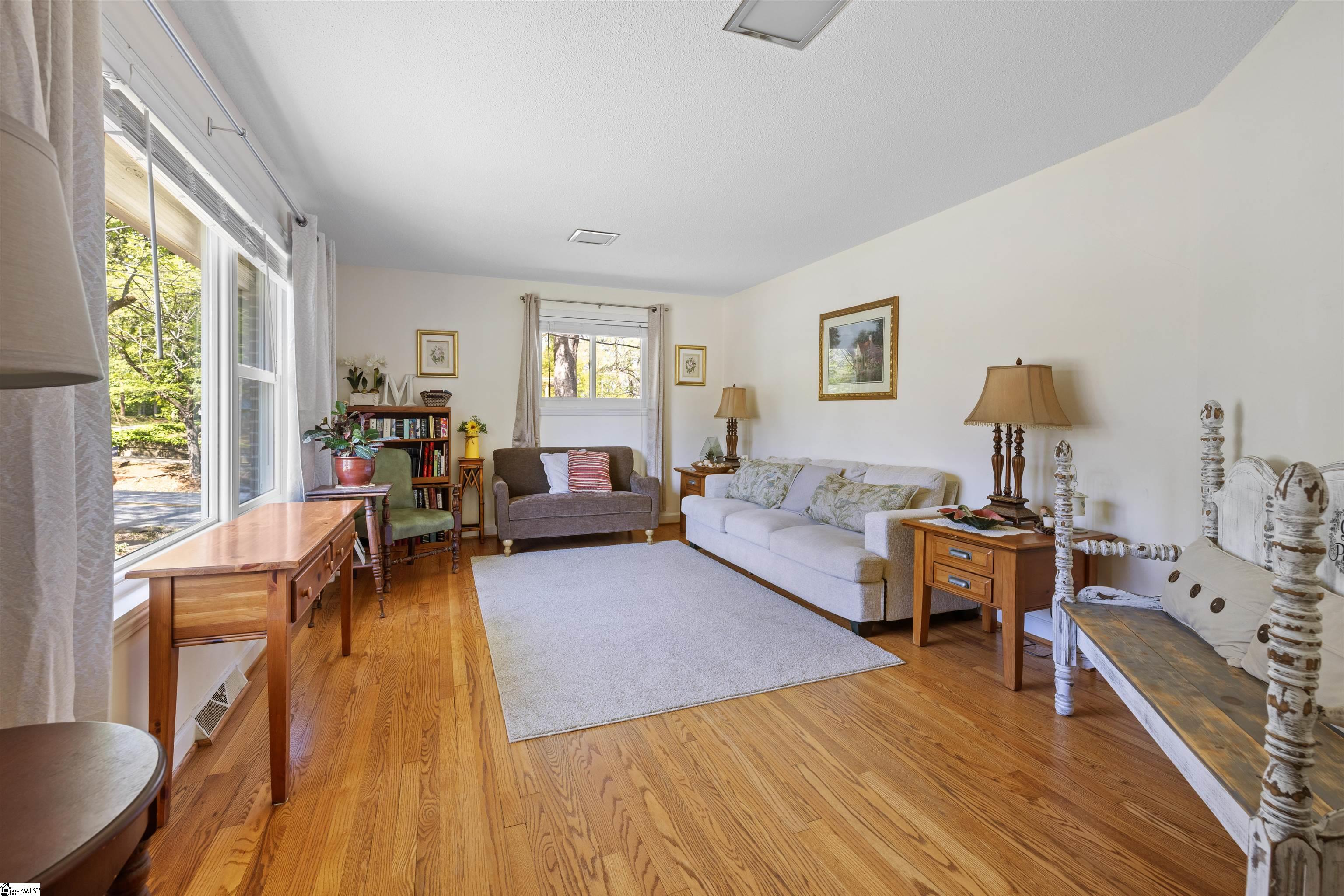 108 W Mauldin Street Walhalla, SC 29691