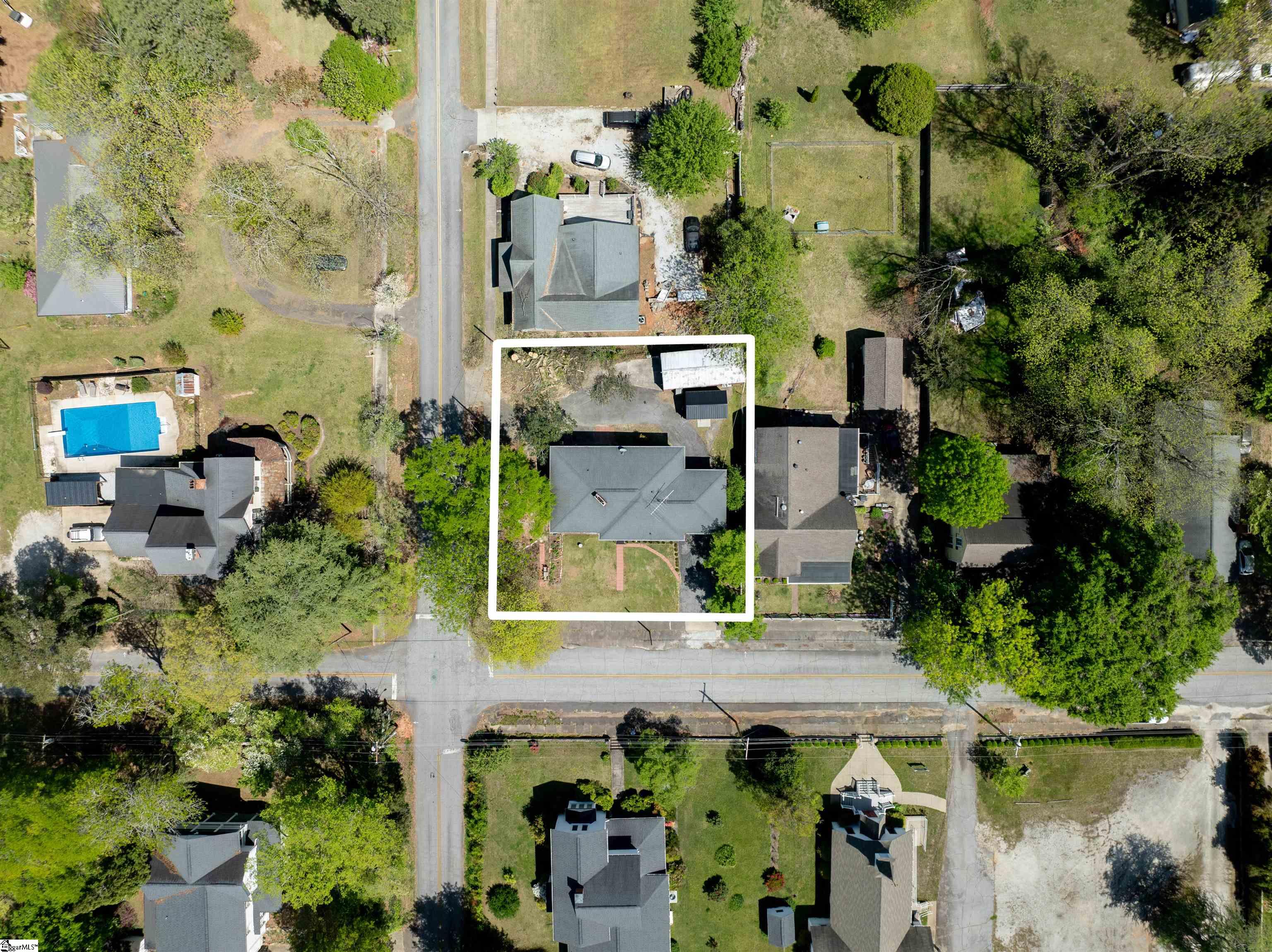 108 W Mauldin Street Walhalla, SC 29691