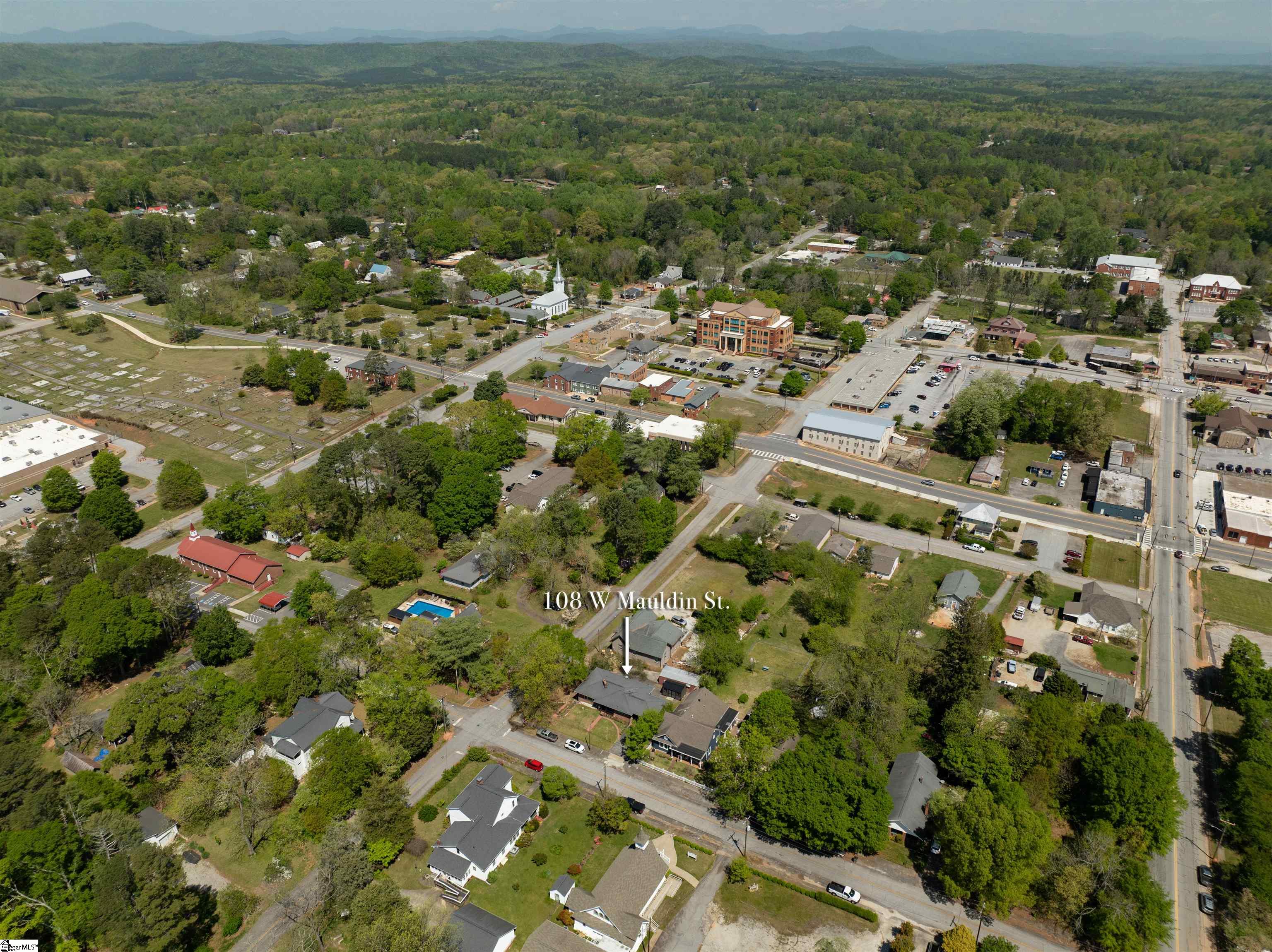 108 W Mauldin Street Walhalla, SC 29691