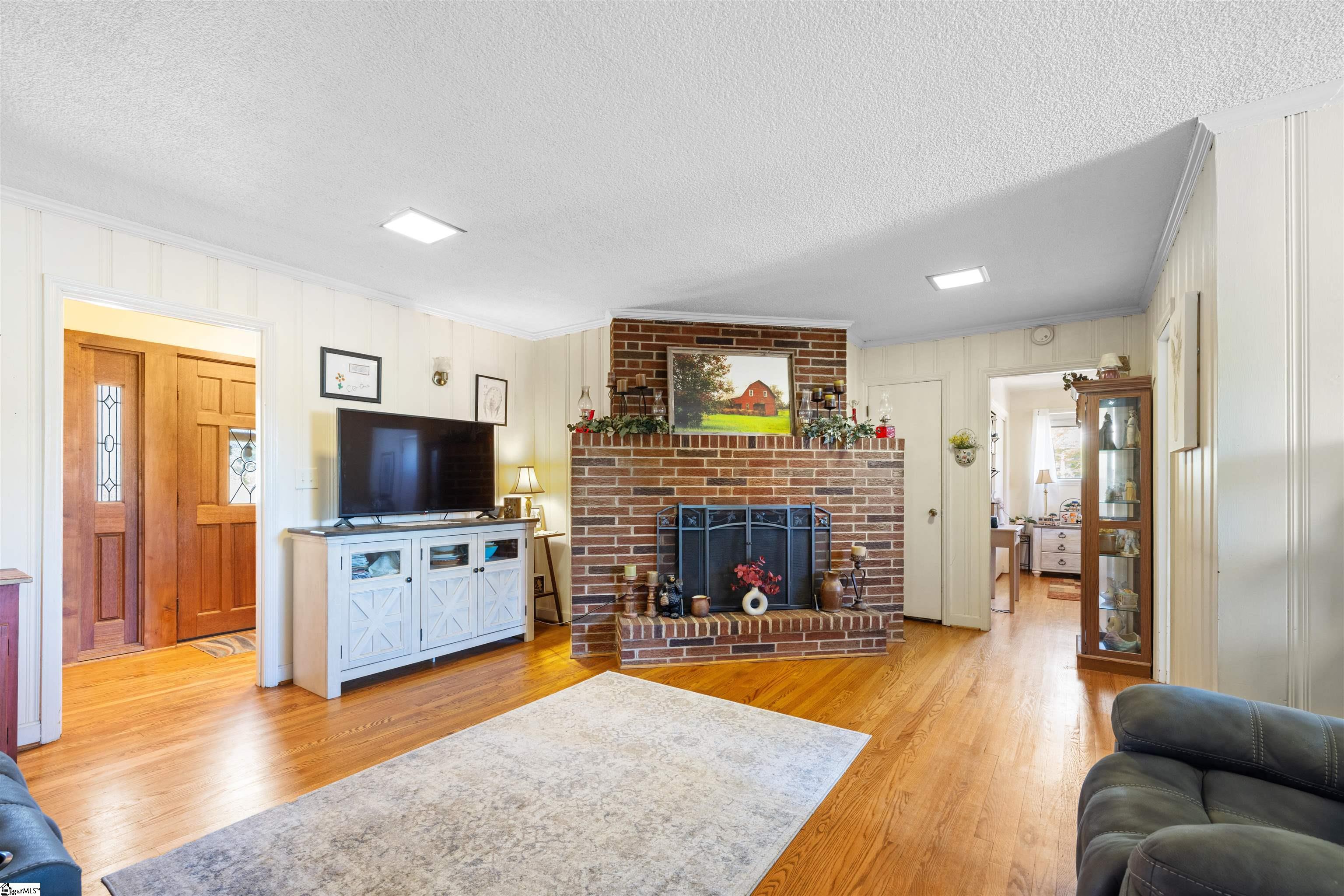 108 W Mauldin Street Walhalla, SC 29691