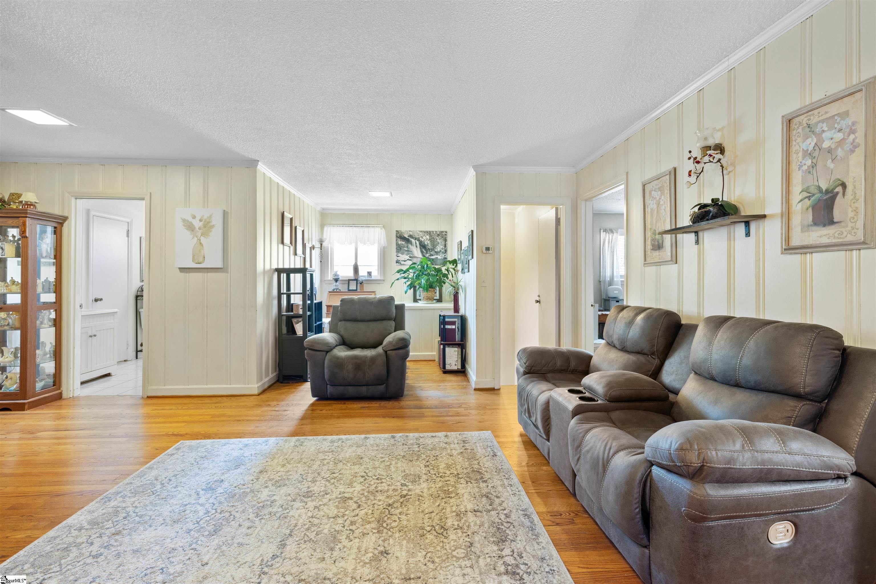 108 W Mauldin Street Walhalla, SC 29691