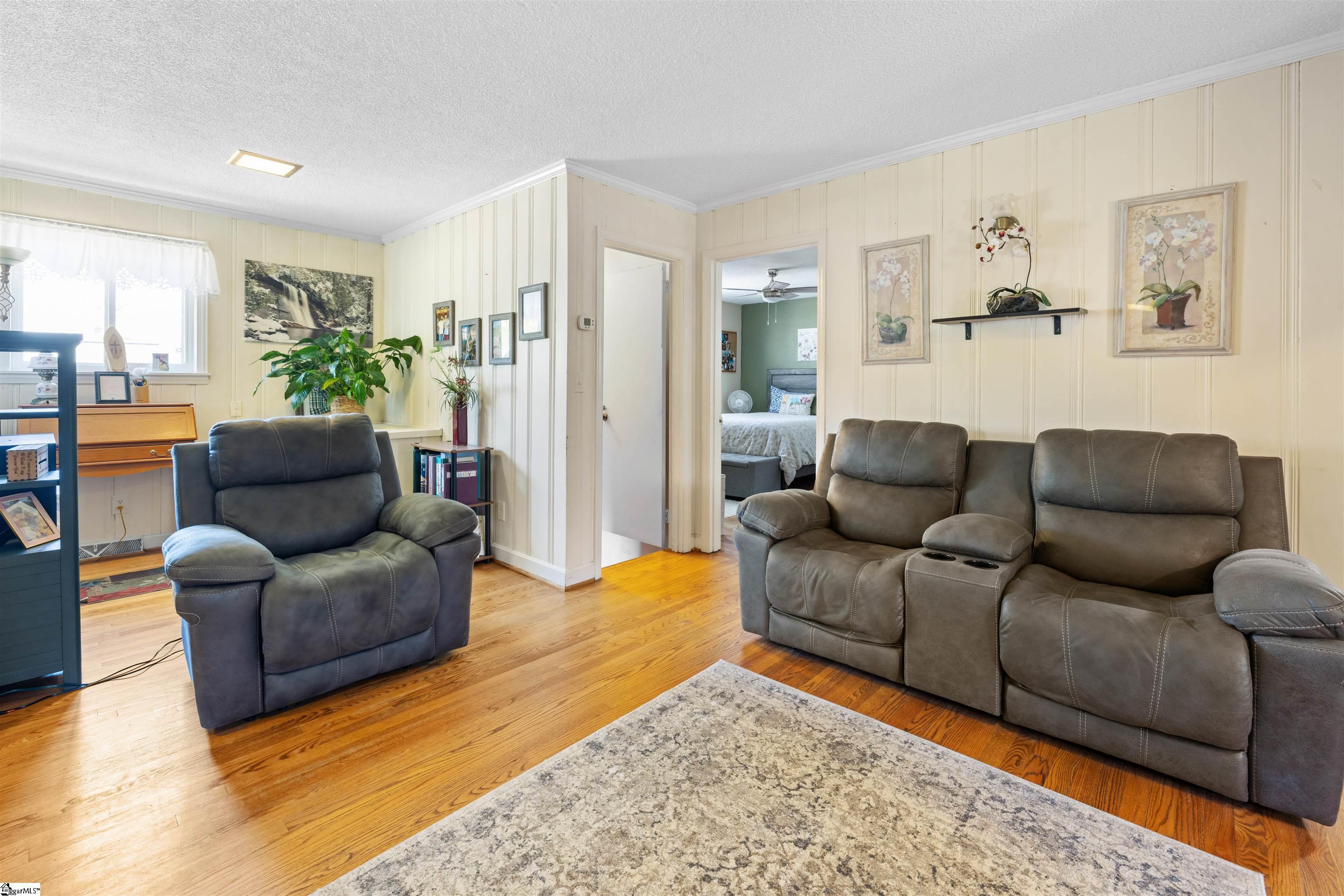 108 W Mauldin Street Walhalla, SC 29691
