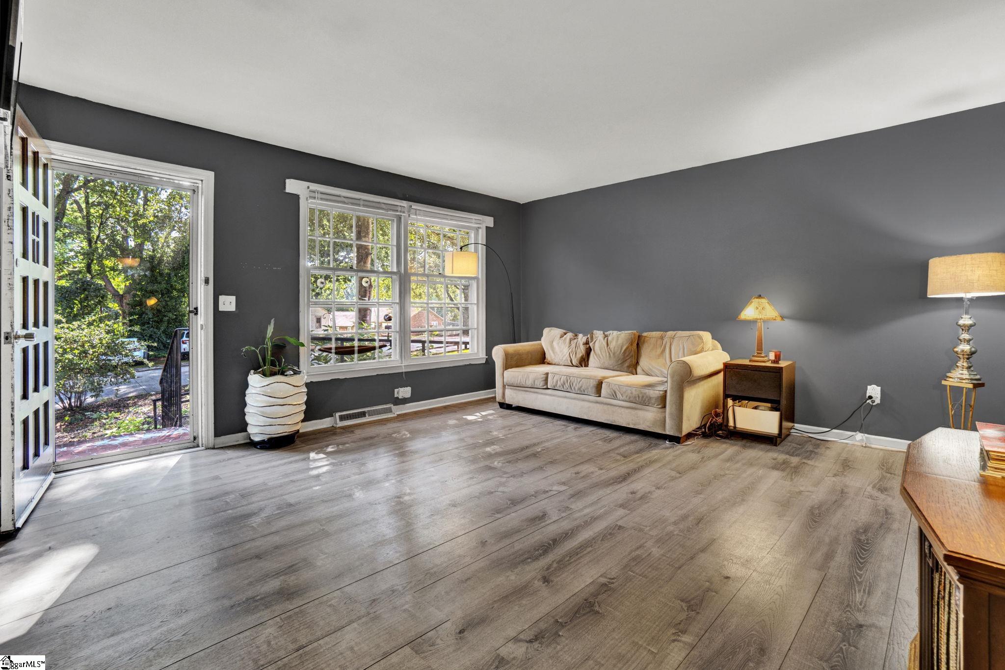 12 Twelve Oaks Terrace Greenville, SC 29615