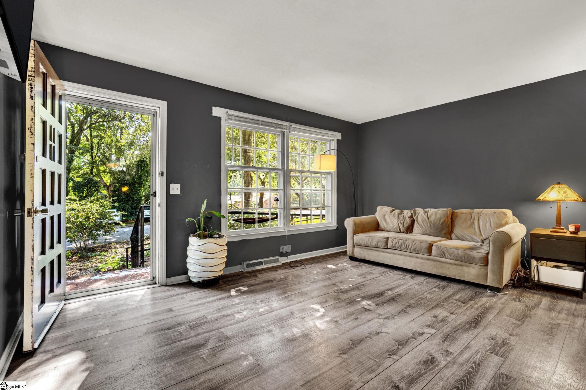 12 Twelve Oaks Terrace Greenville, SC 29615