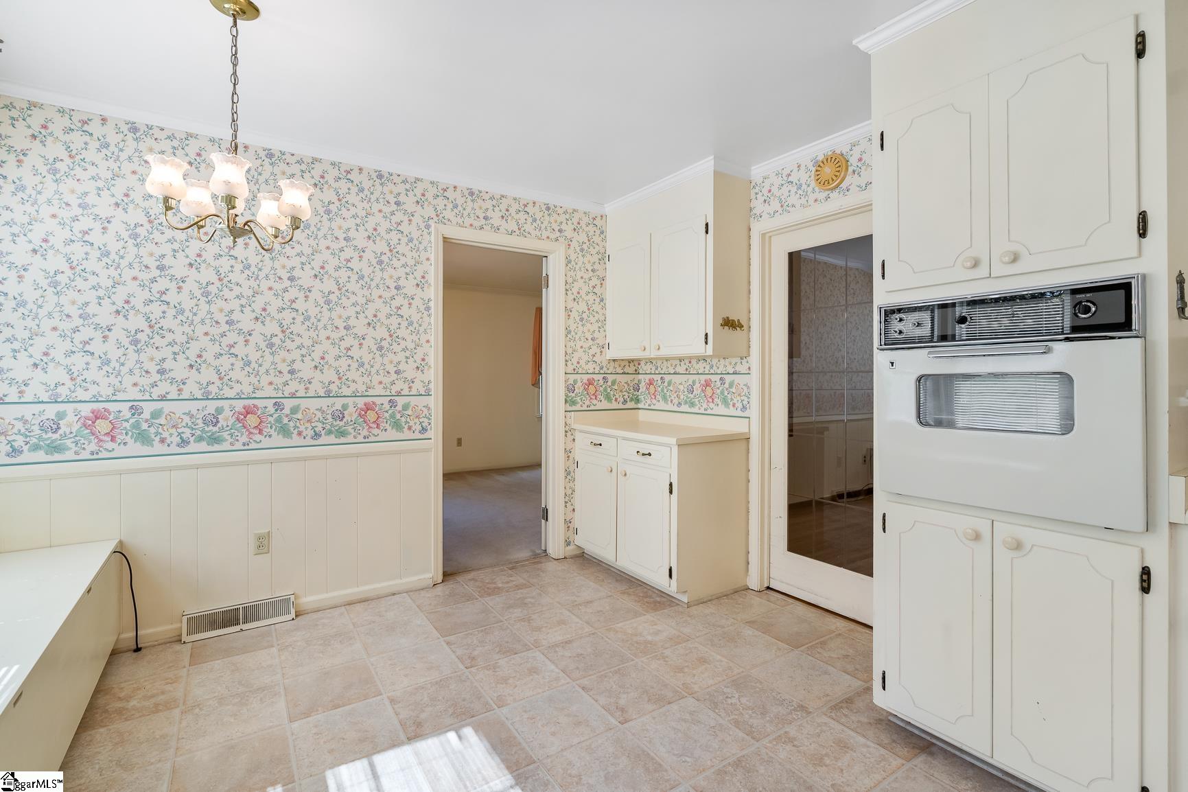 114 Woodcliff Court Simpsonville, SC 29681