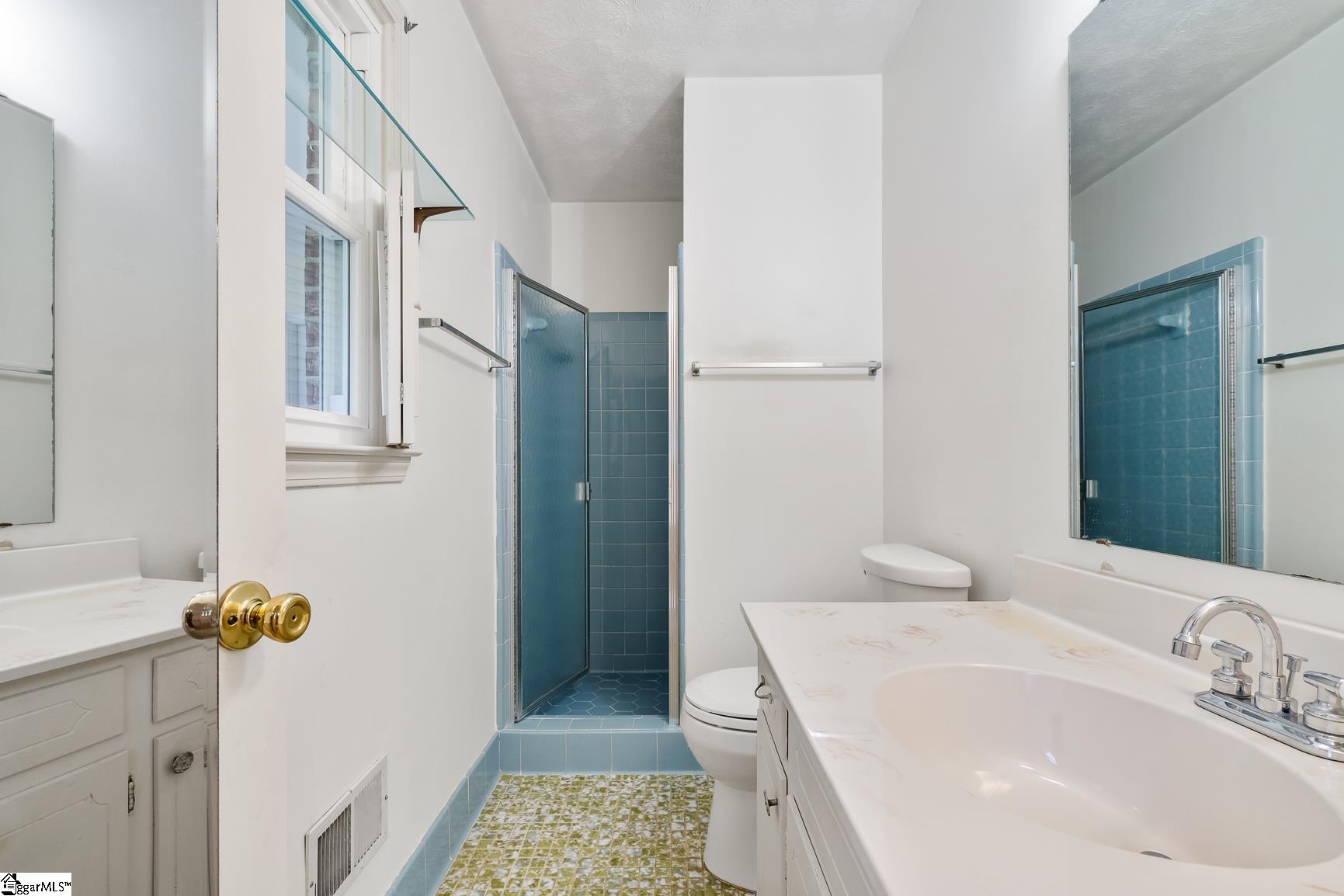114 Woodcliff Court Simpsonville, SC 29681