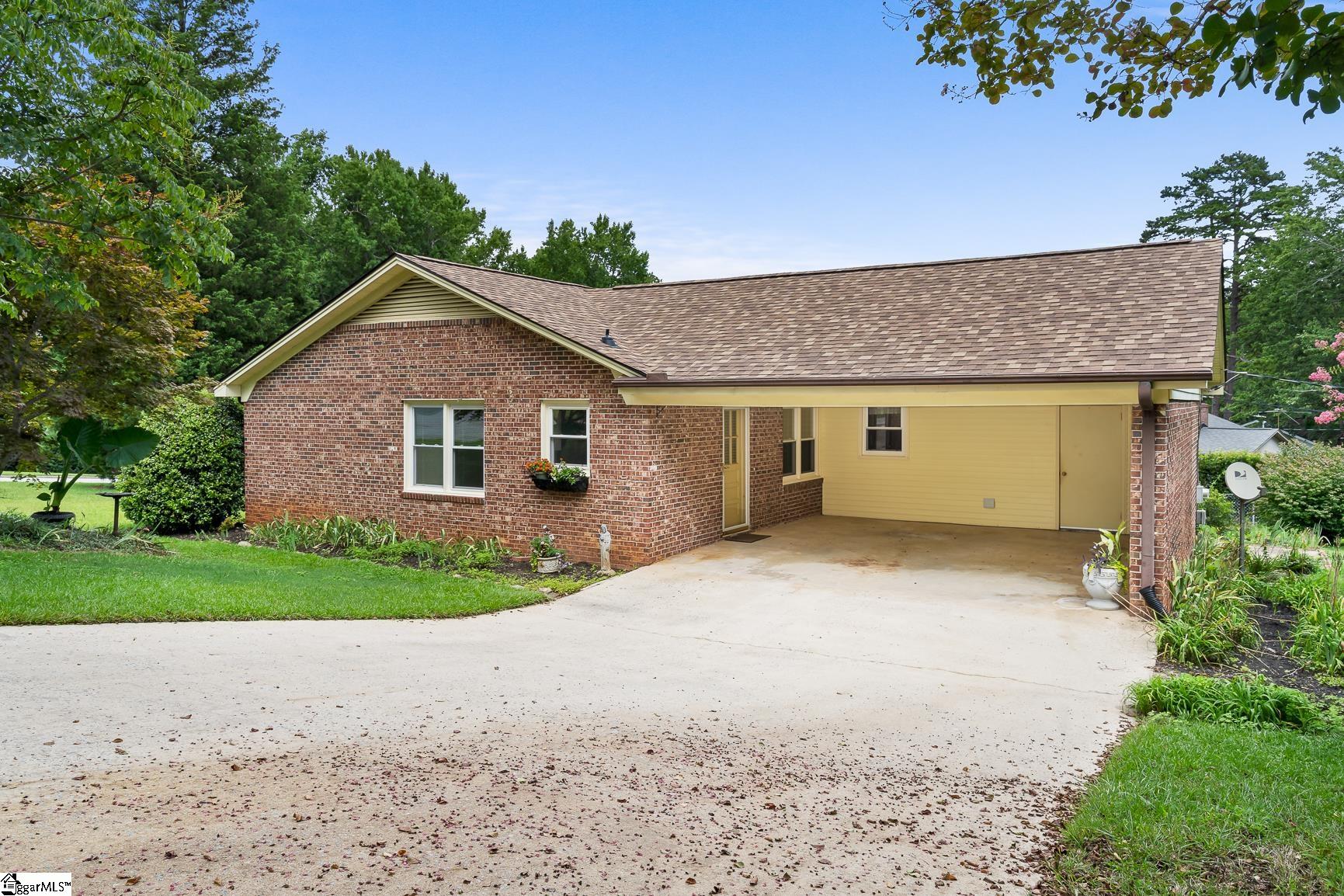 114 Woodcliff Court Simpsonville, SC 29681