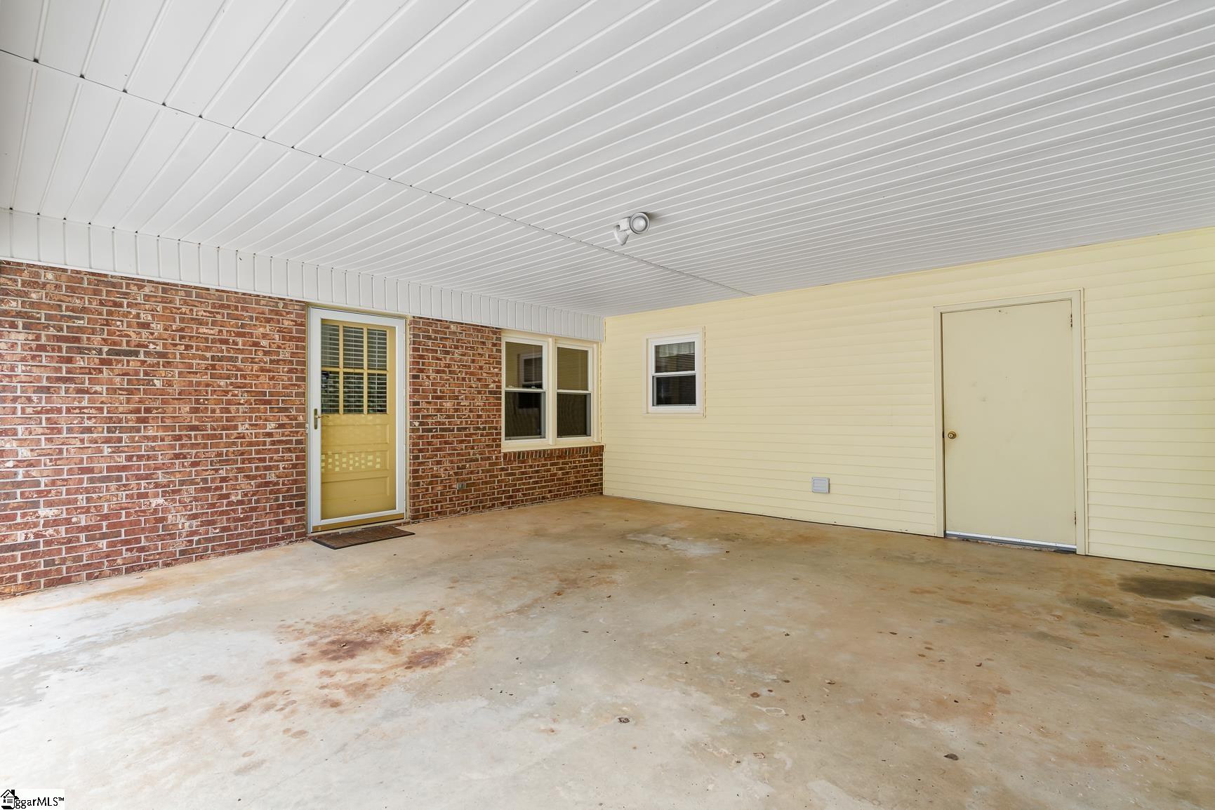 114 Woodcliff Court Simpsonville, SC 29681