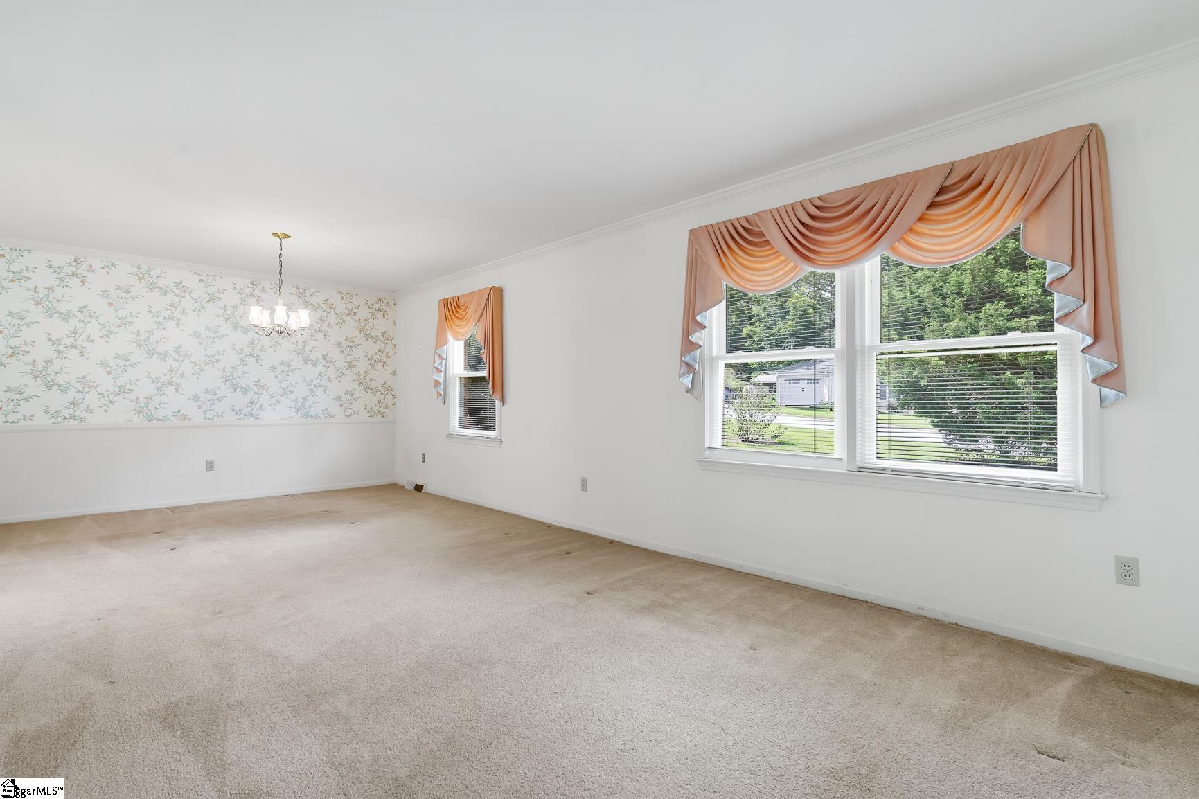 114 Woodcliff Court Simpsonville, SC 29681