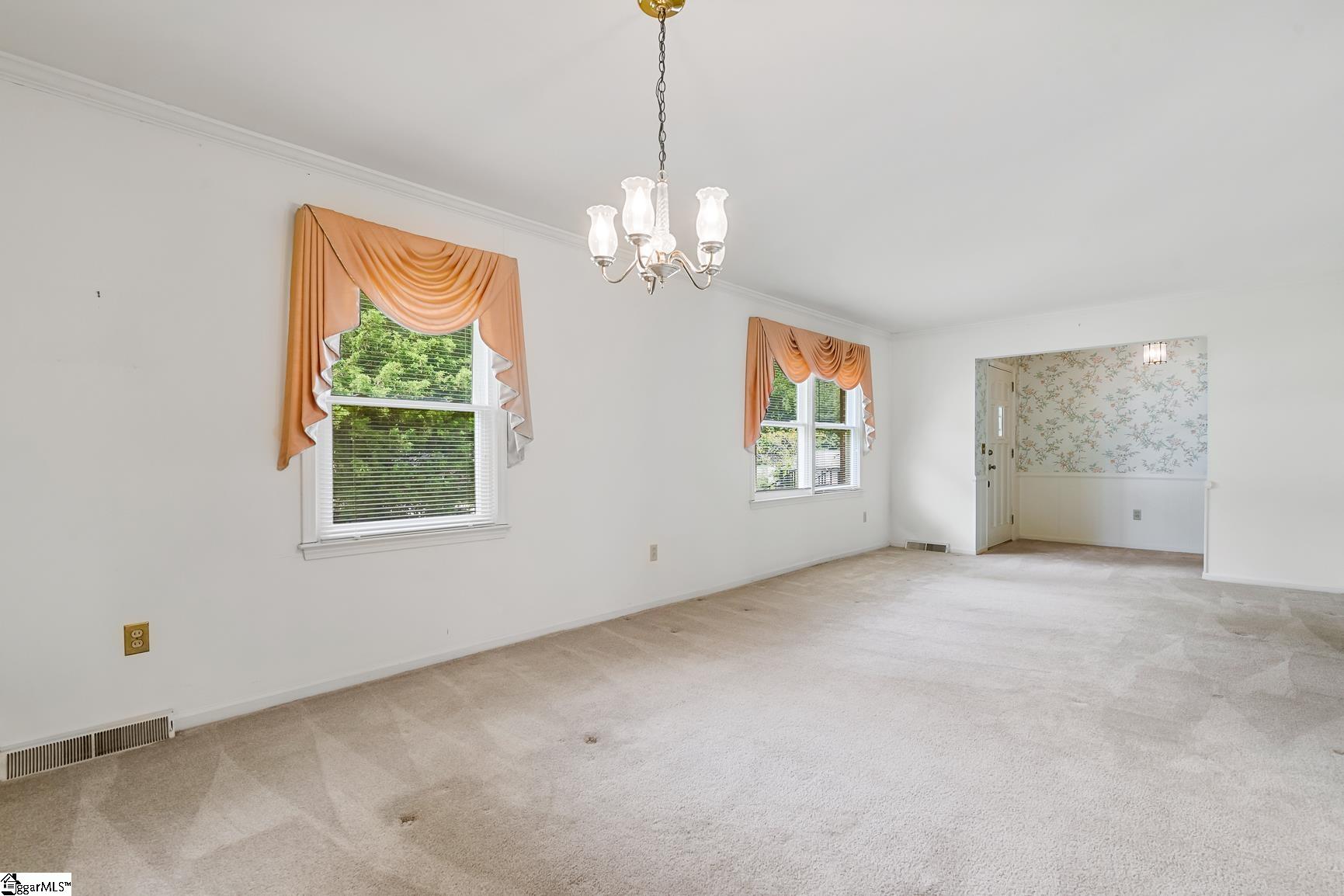 114 Woodcliff Court Simpsonville, SC 29681