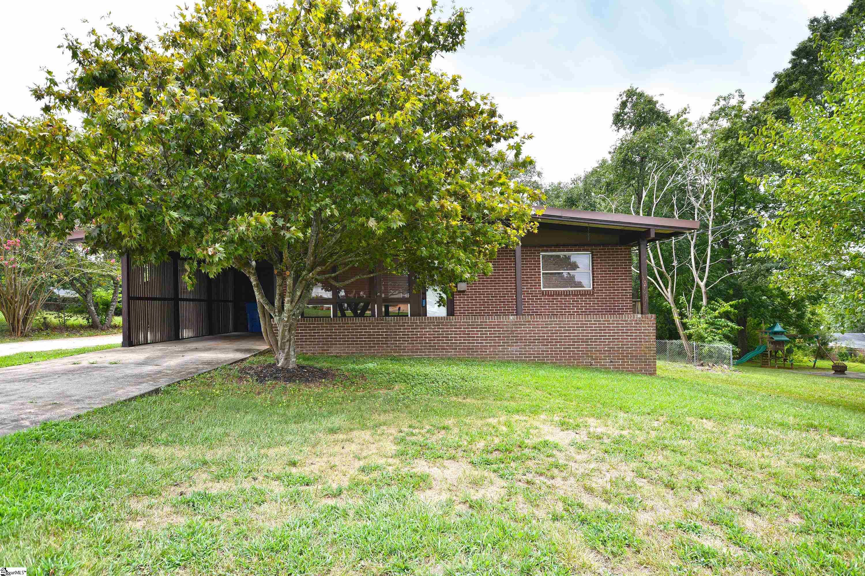 5 Blue Mountain Drive Greenville, SC 29617