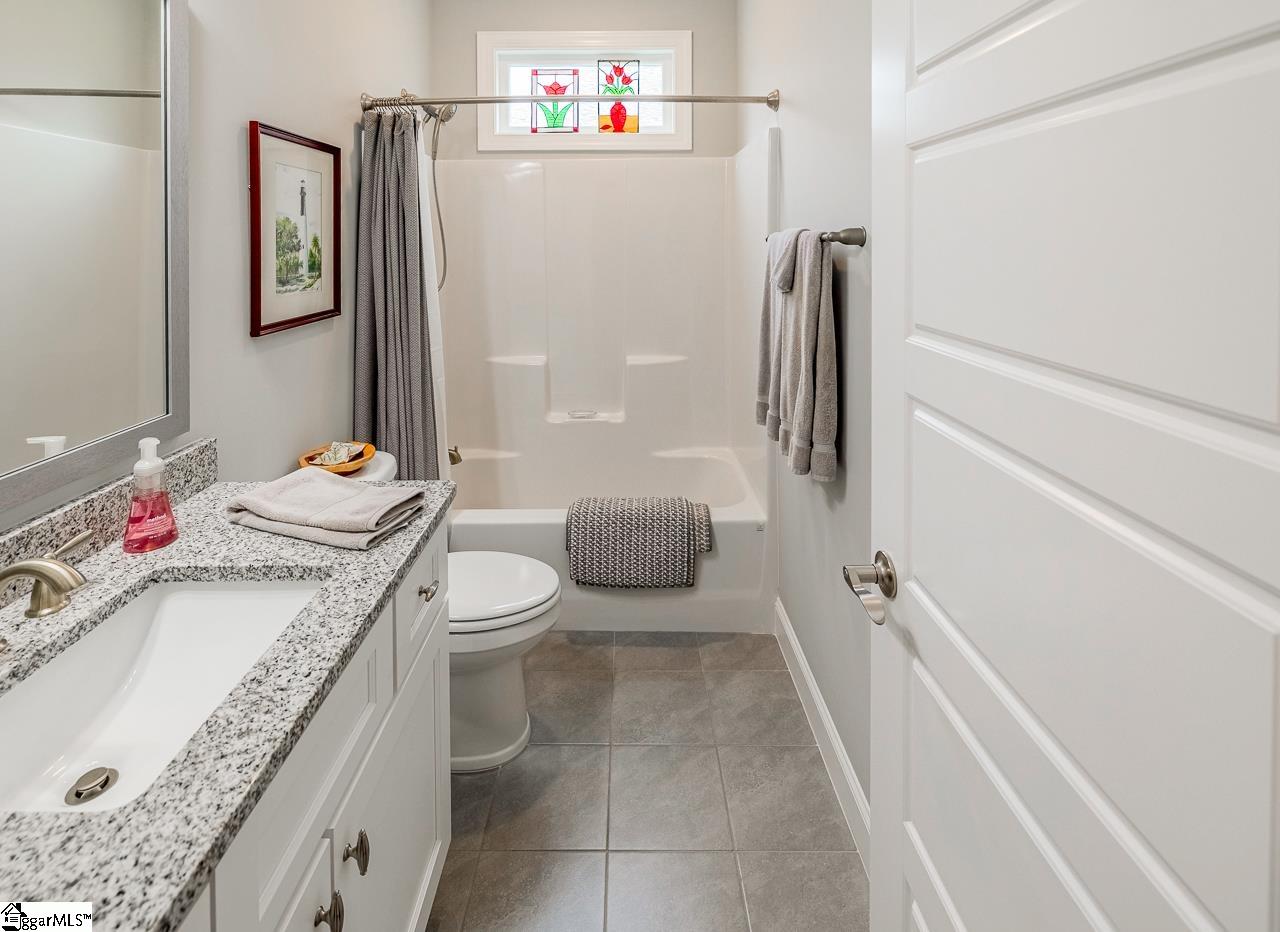 12 Pineglen Court Simpsonville, SC 29680