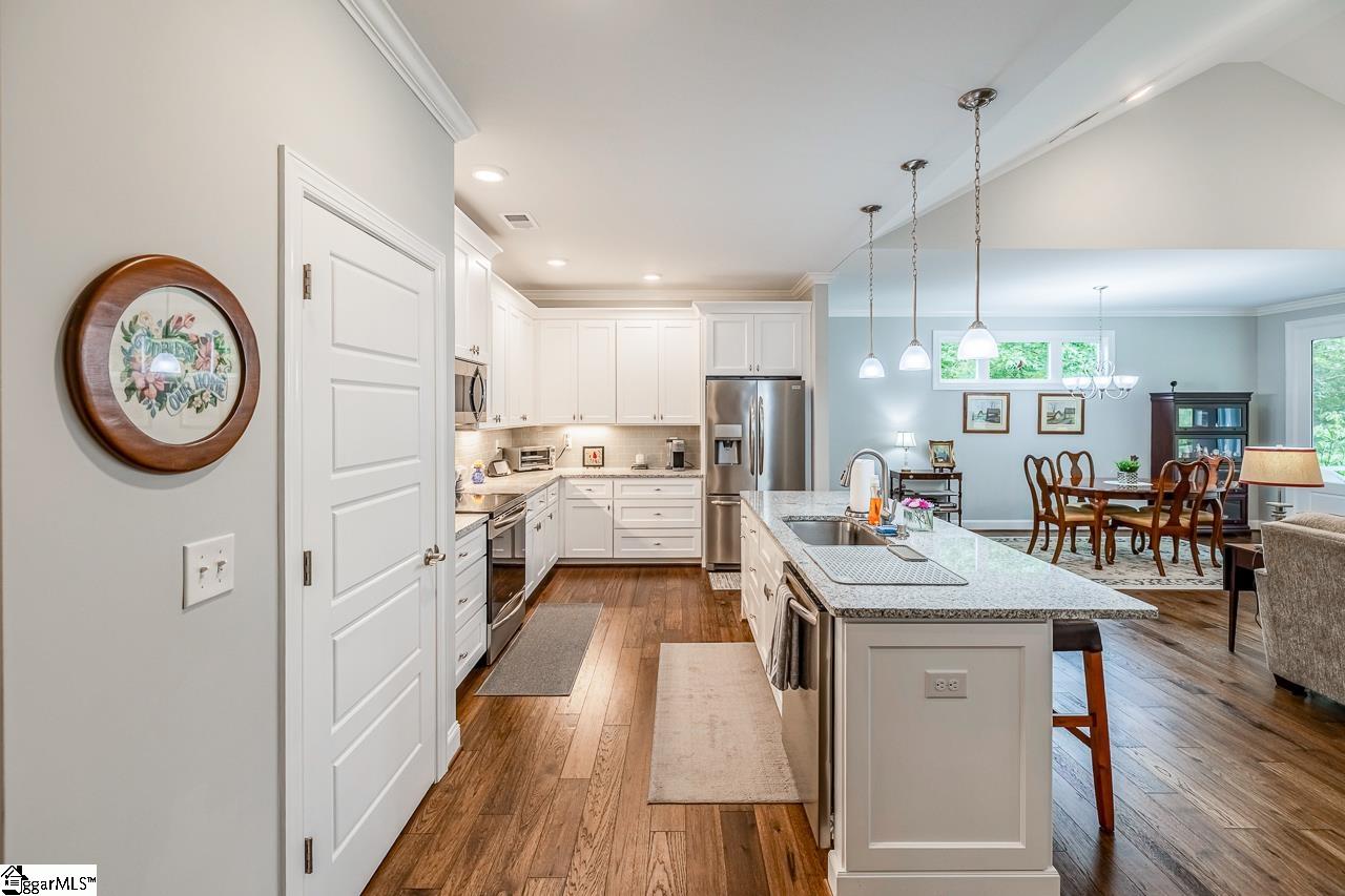 12 Pineglen Court Simpsonville, SC 29680