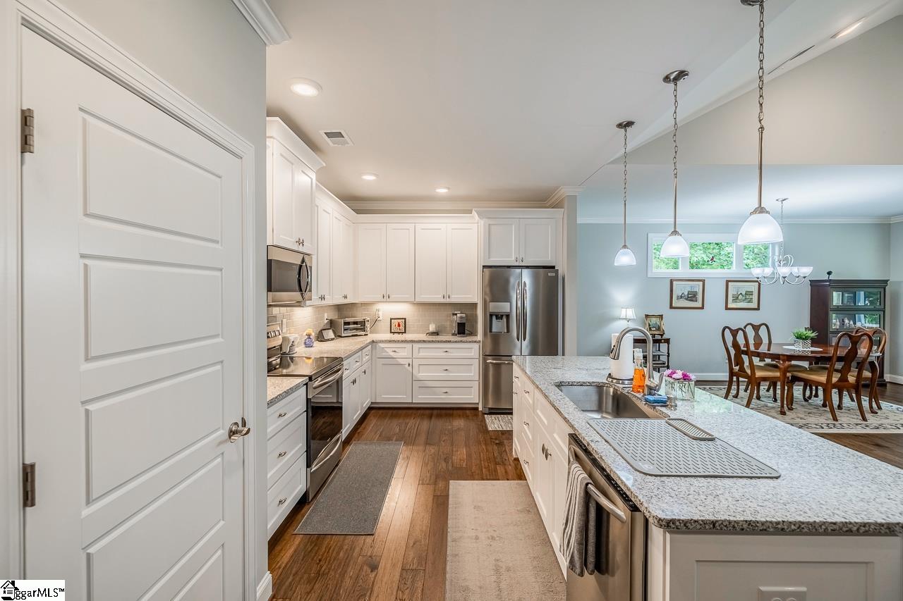 12 Pineglen Court Simpsonville, SC 29680