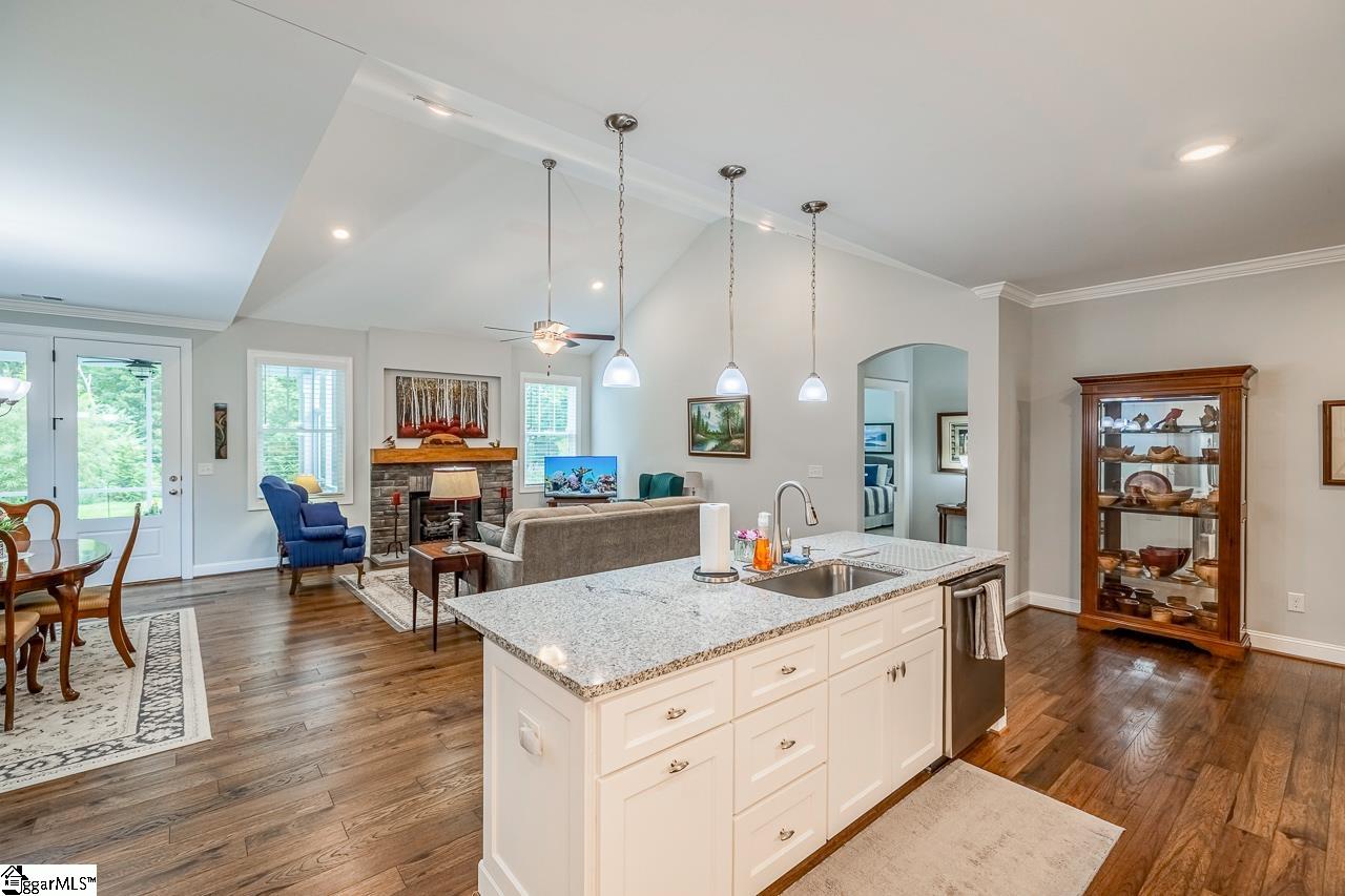 12 Pineglen Court Simpsonville, SC 29680