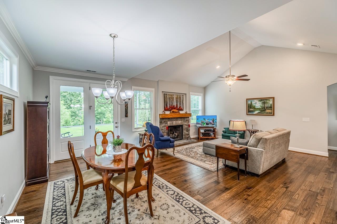 12 Pineglen Court Simpsonville, SC 29680