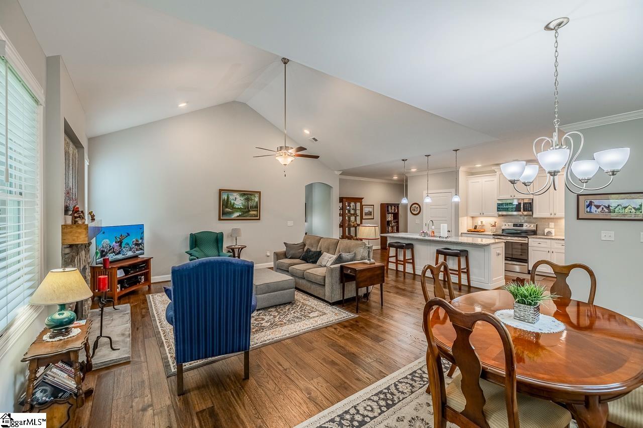 12 Pineglen Court Simpsonville, SC 29680